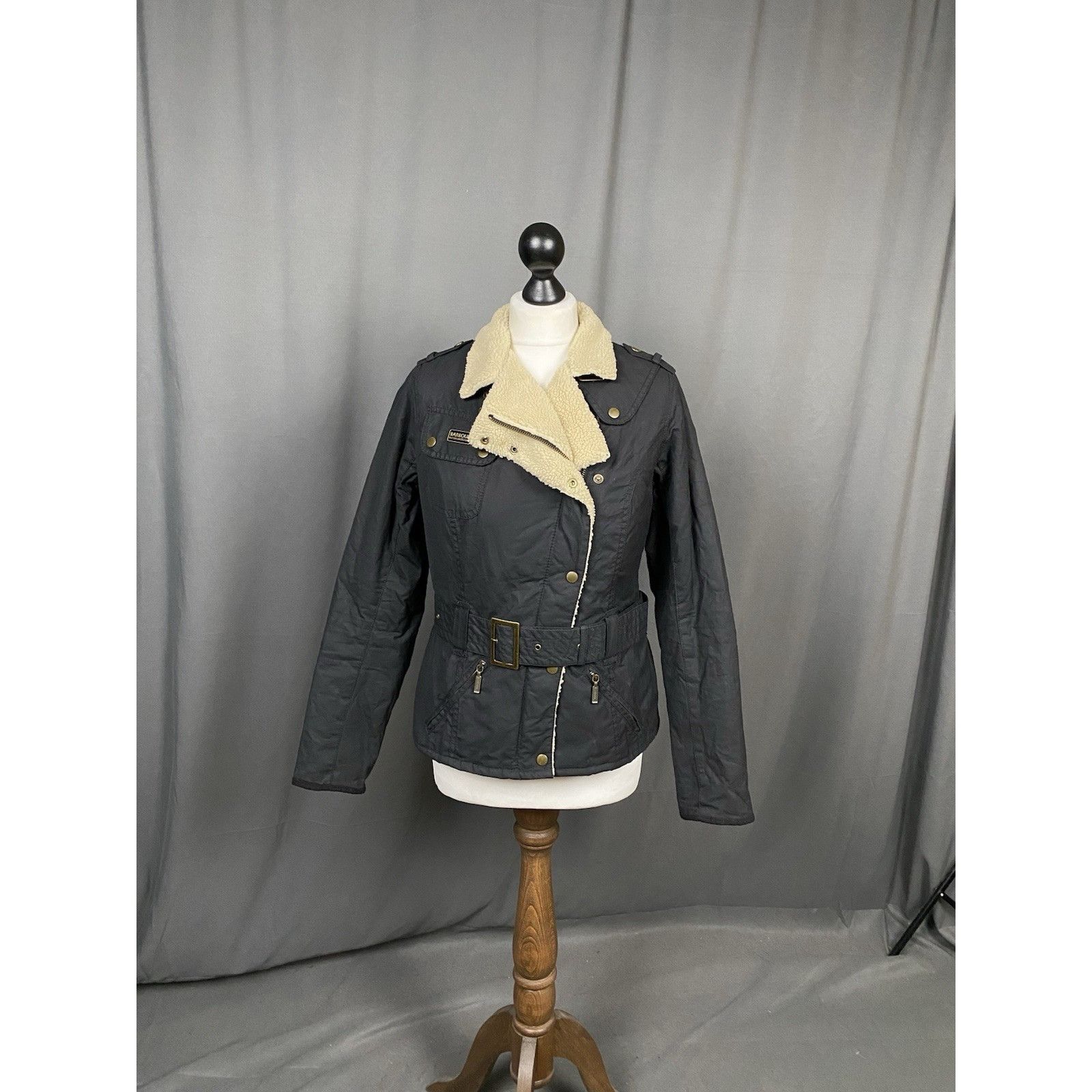Barbour Barbour Matlock Black Assymetric Insulated Biker Waxed Jack Size M / US 6-8 / IT 42-44 - 2 Thumbnail