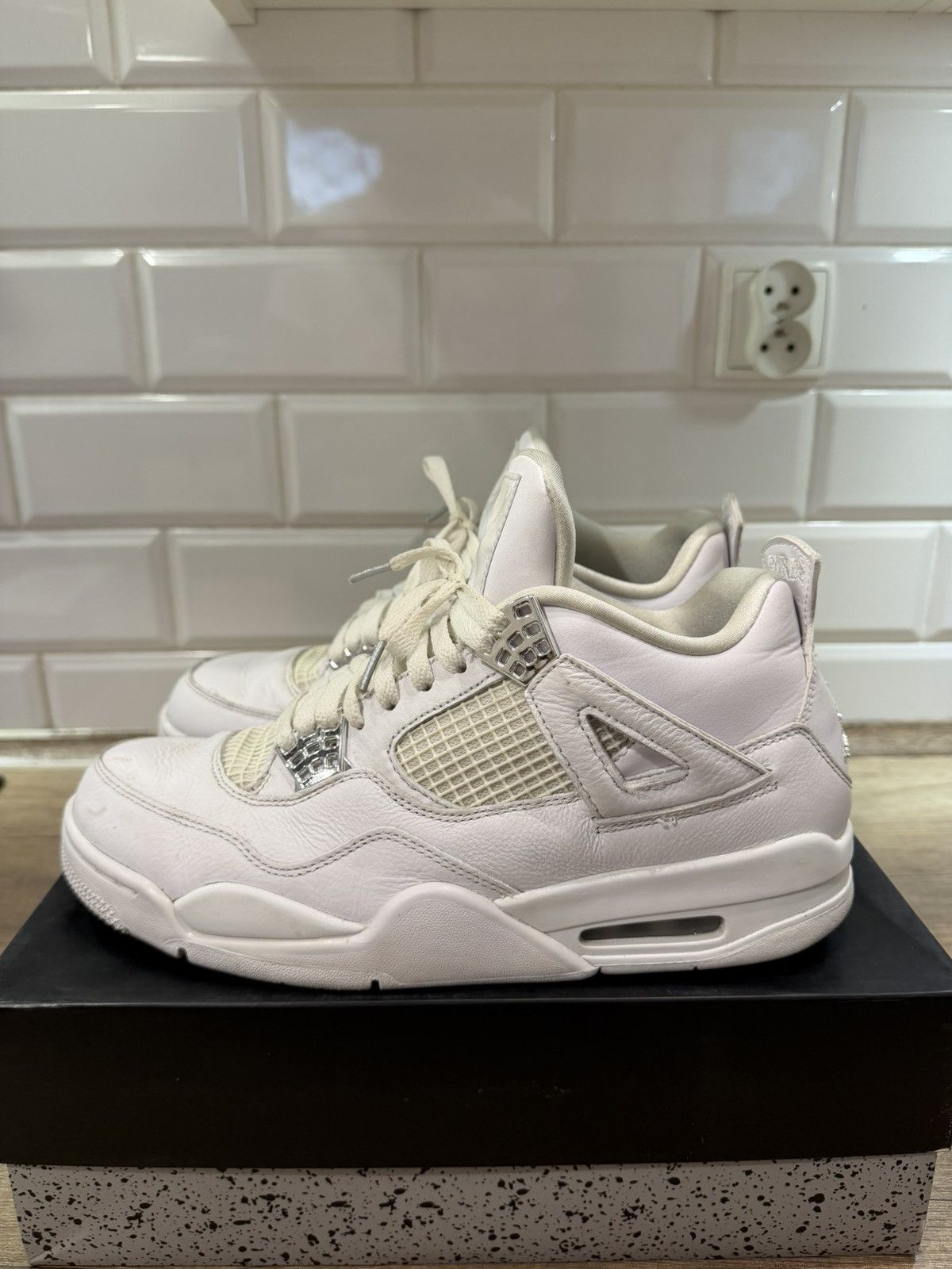 Jordan Brand Jordan 4 Pure Money 2017 Size US 10.5 / EU 43-44 - 1 Thumbnail