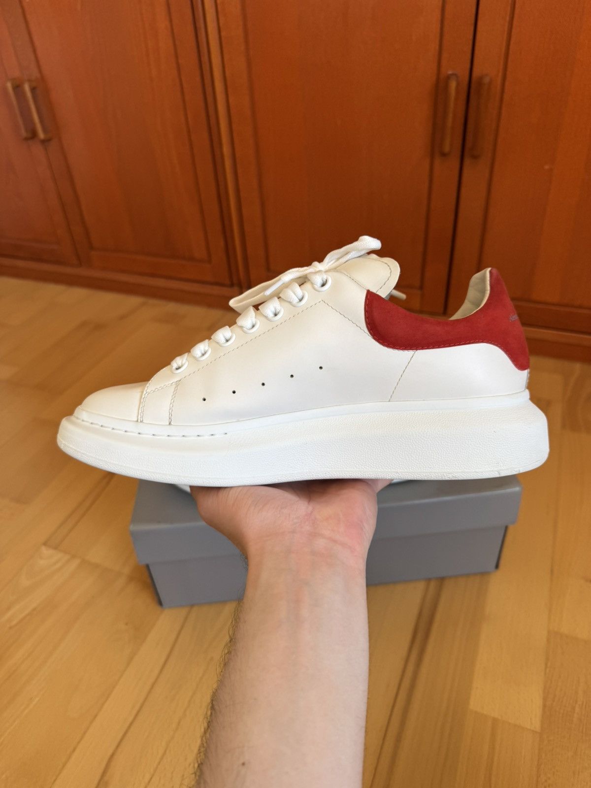 Alexander McQueen Alexander McQueen Oversize White Red Heel Suede Size US 9 / EU 42 - 5 Thumbnail