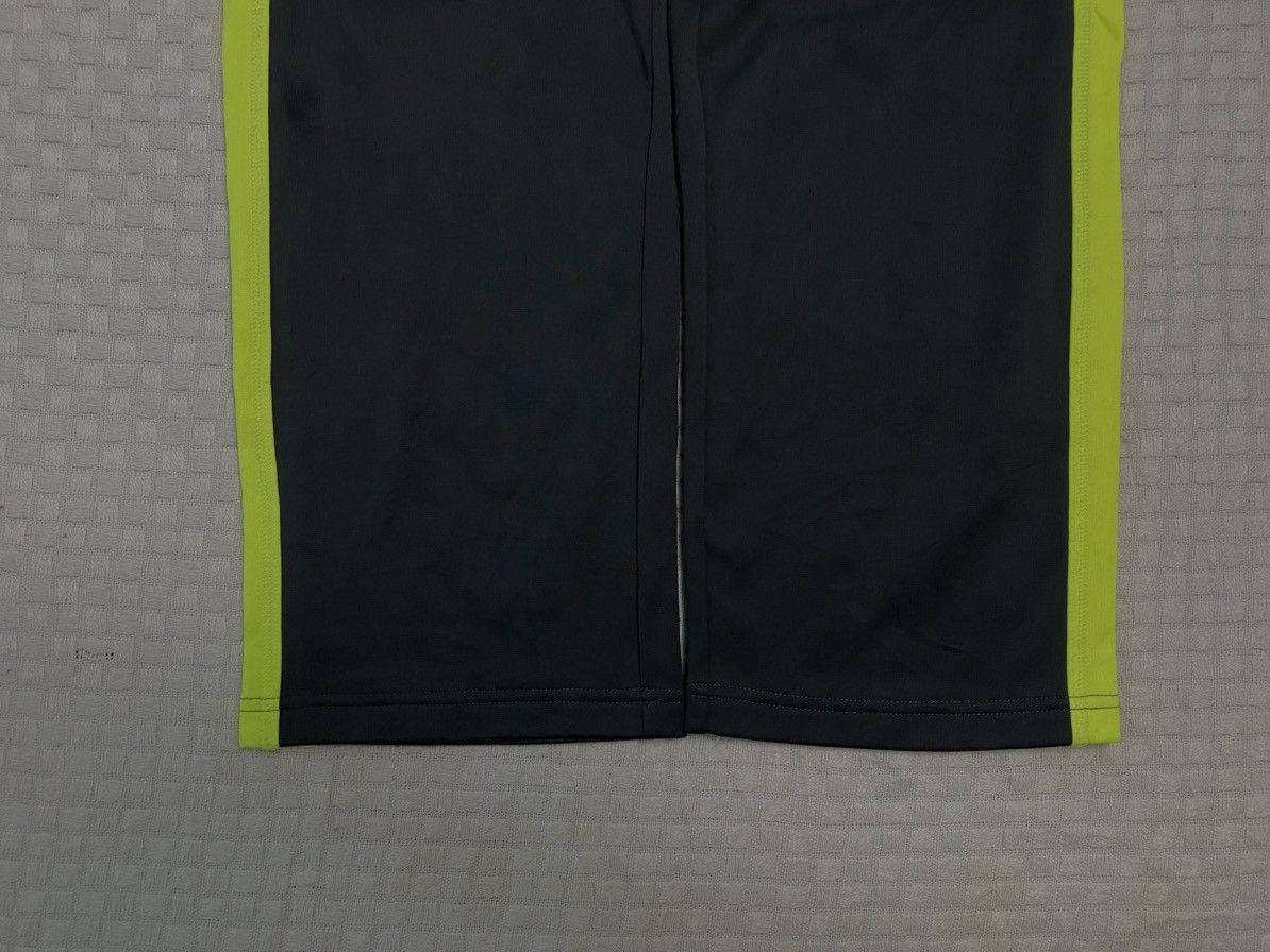 Carhartt Wip × Nike VINTAGE NIKE 90S BAGGY NYLON WIDE LEG SWOOSH TRACK PANTS Y2K Size US 28 / EU 44 - 8 Thumbnail