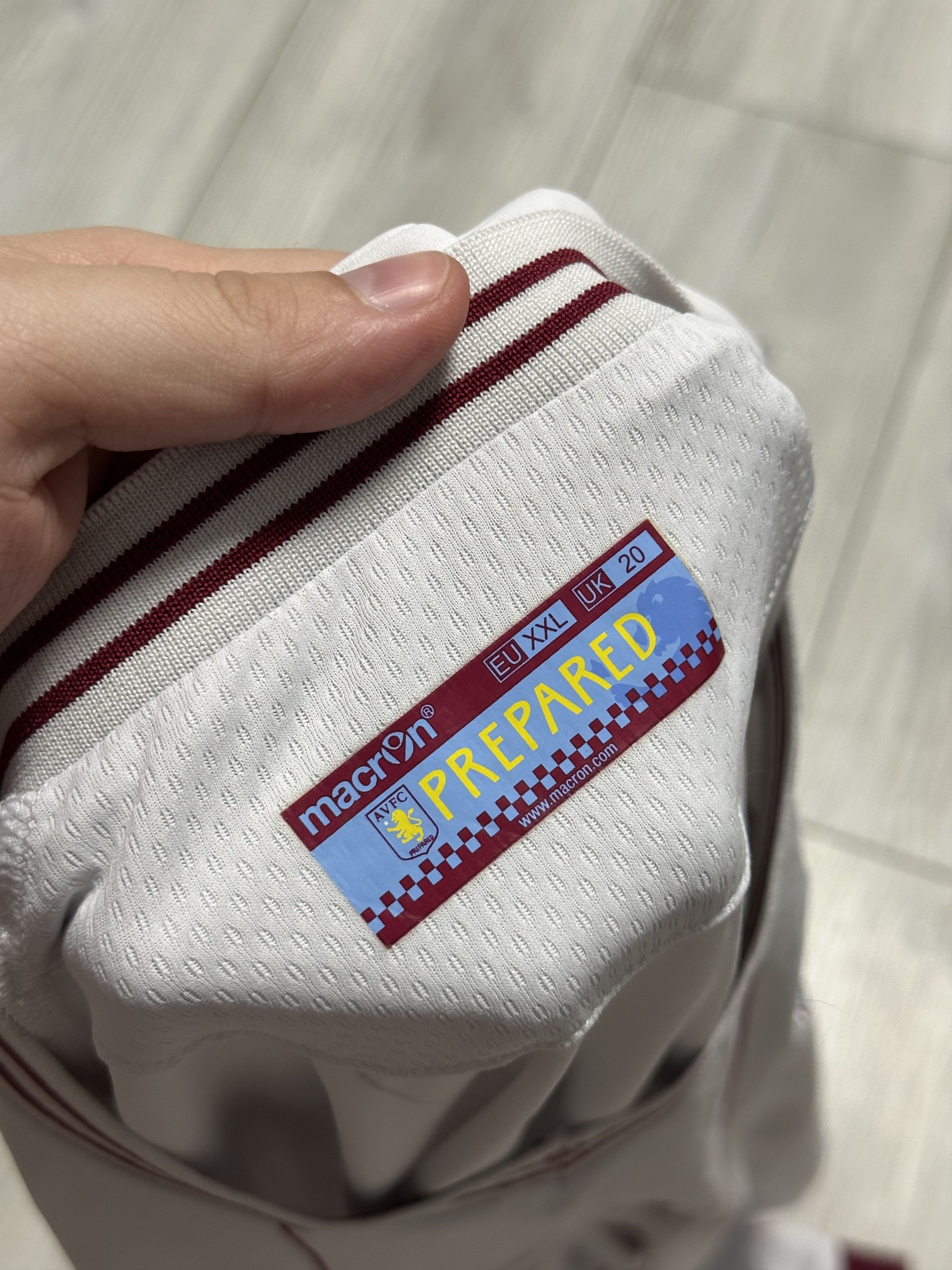 Macron Macron Aston Villa 2014/15 White Football Shirt Jersey Size US XL / EU 56 / 4 - 4 Thumbnail