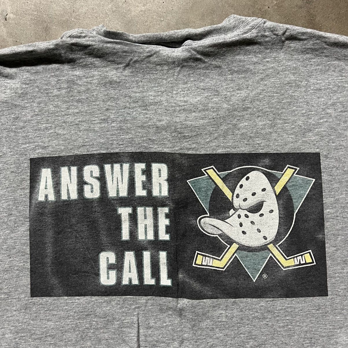 NHL × Vintage Vintage 2001-02 NHL Mighty Ducks Hockey Graphic T-Shirt Size US XL / EU 56 / 4 - 2 Thumbnail