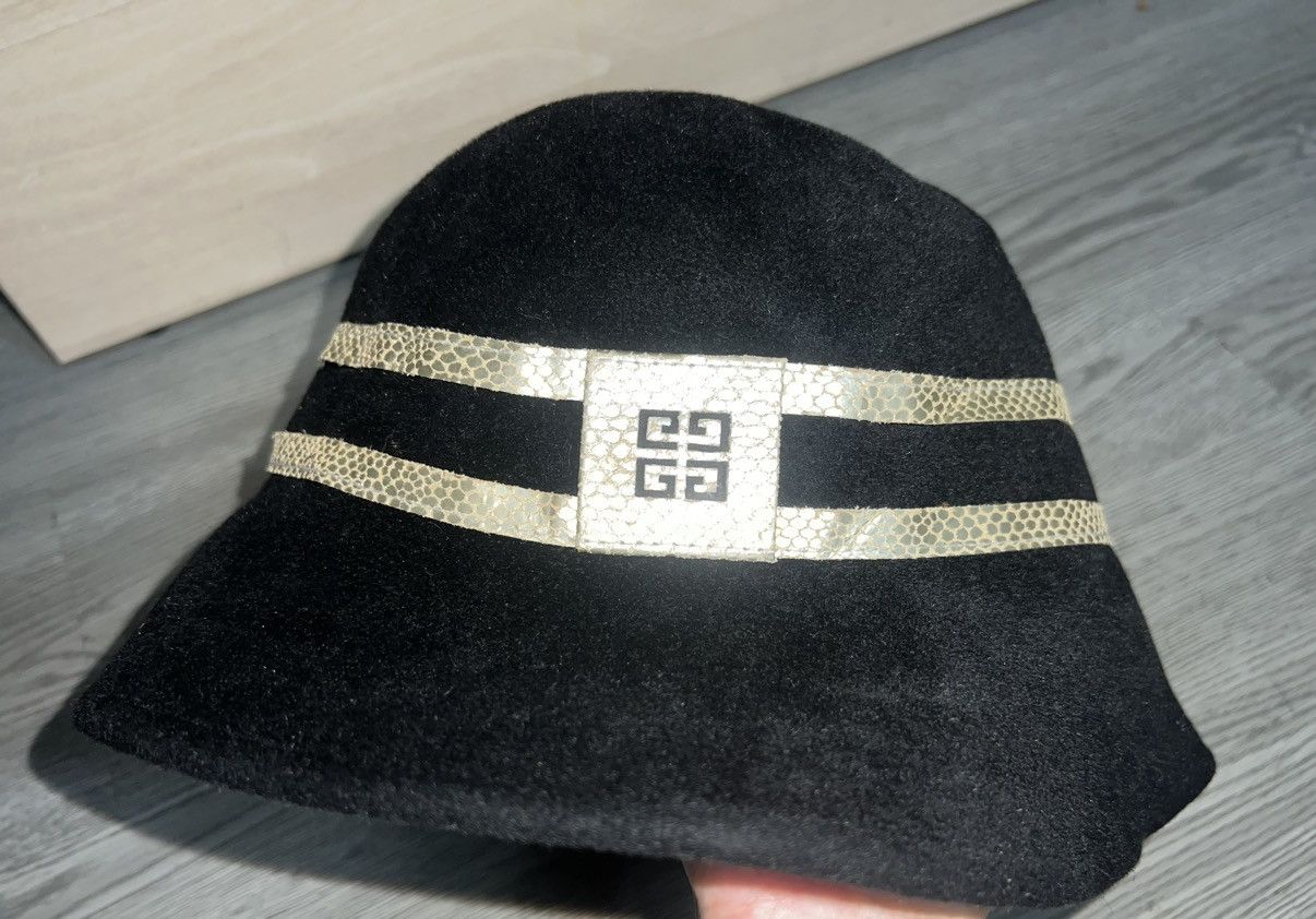 Givenchy Rare vintage Givenchy wool bucket hat 🎩🖤 Size ONE SIZE - 7 Thumbnail