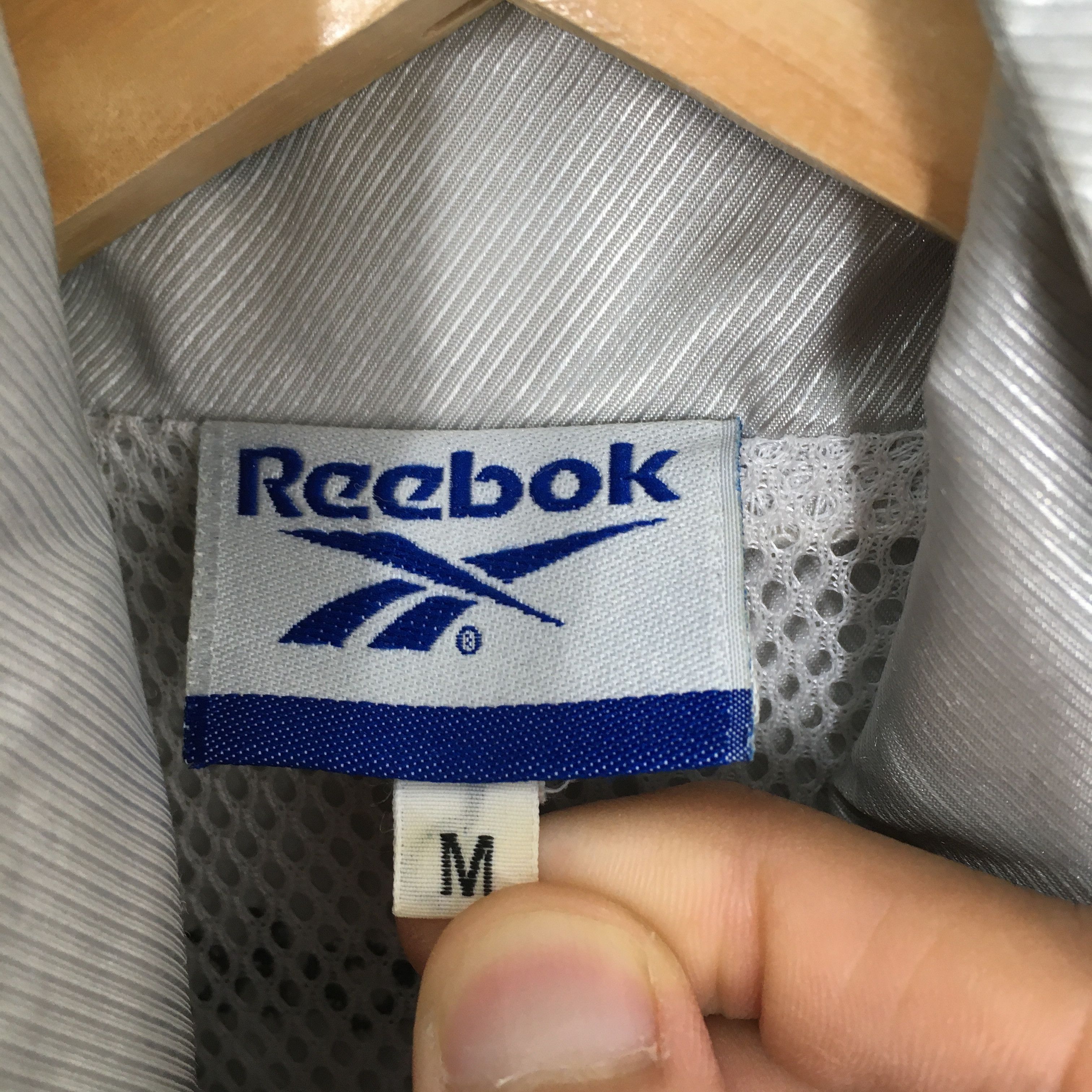 Reebok Vintage Reebok Sports Windbreaker Jacket Medium Size US M / EU 48-50 / 2 - 6 Thumbnail