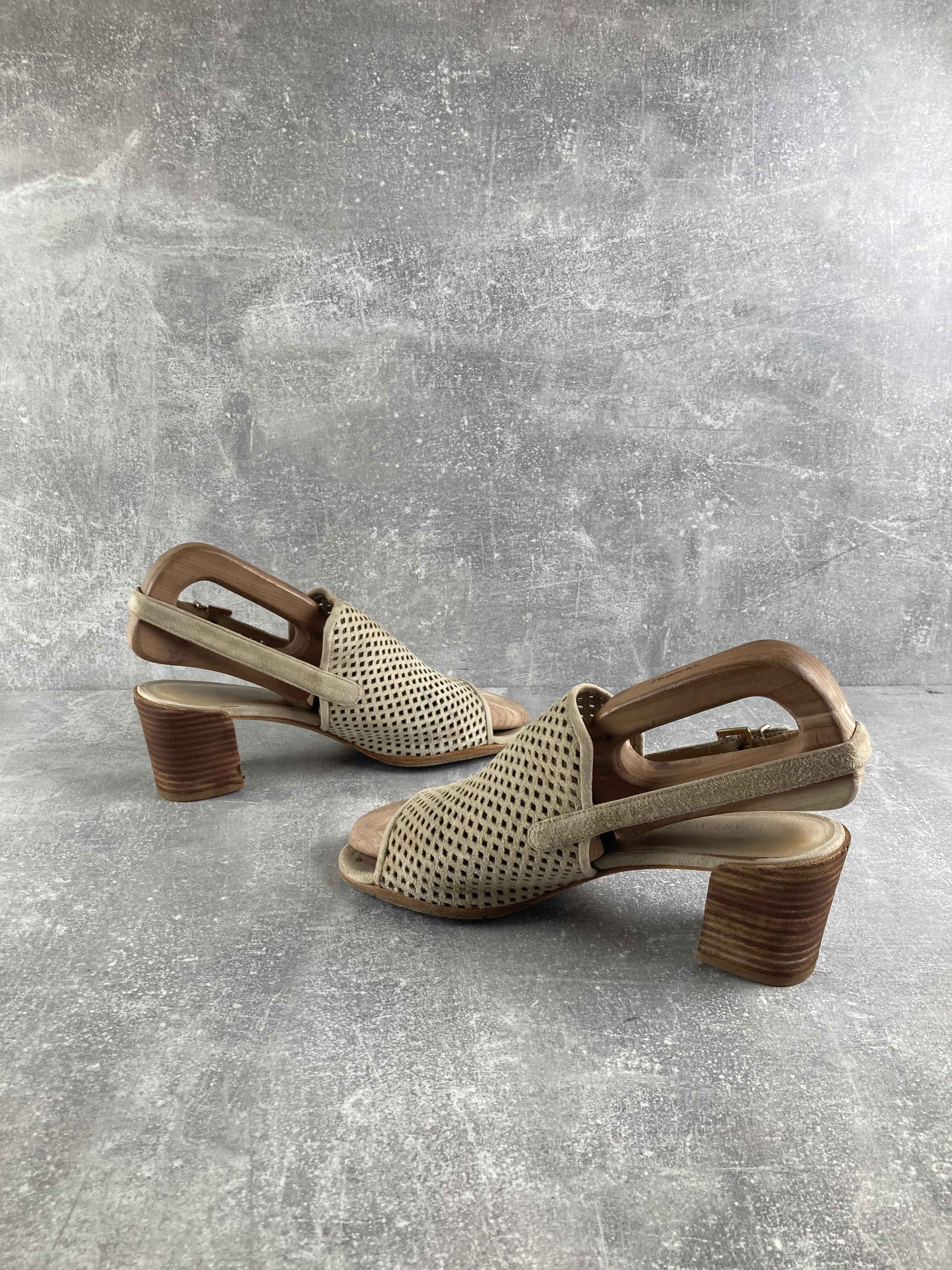 Stuart Weitzman stuart Weitzman popular beach suede/lesther heel sandals Size US 7.5 / IT 37.5 - 7 Thumbnail
