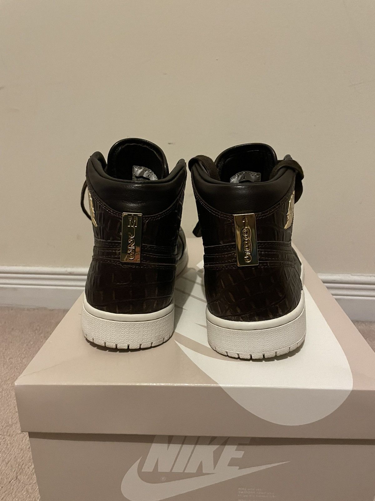Jordan Brand Nike Air Jordan Retro 1 Pinnacle Baroque Brown Size 9.5 Size US 9.5 / EU 42-43 - 6 Thumbnail