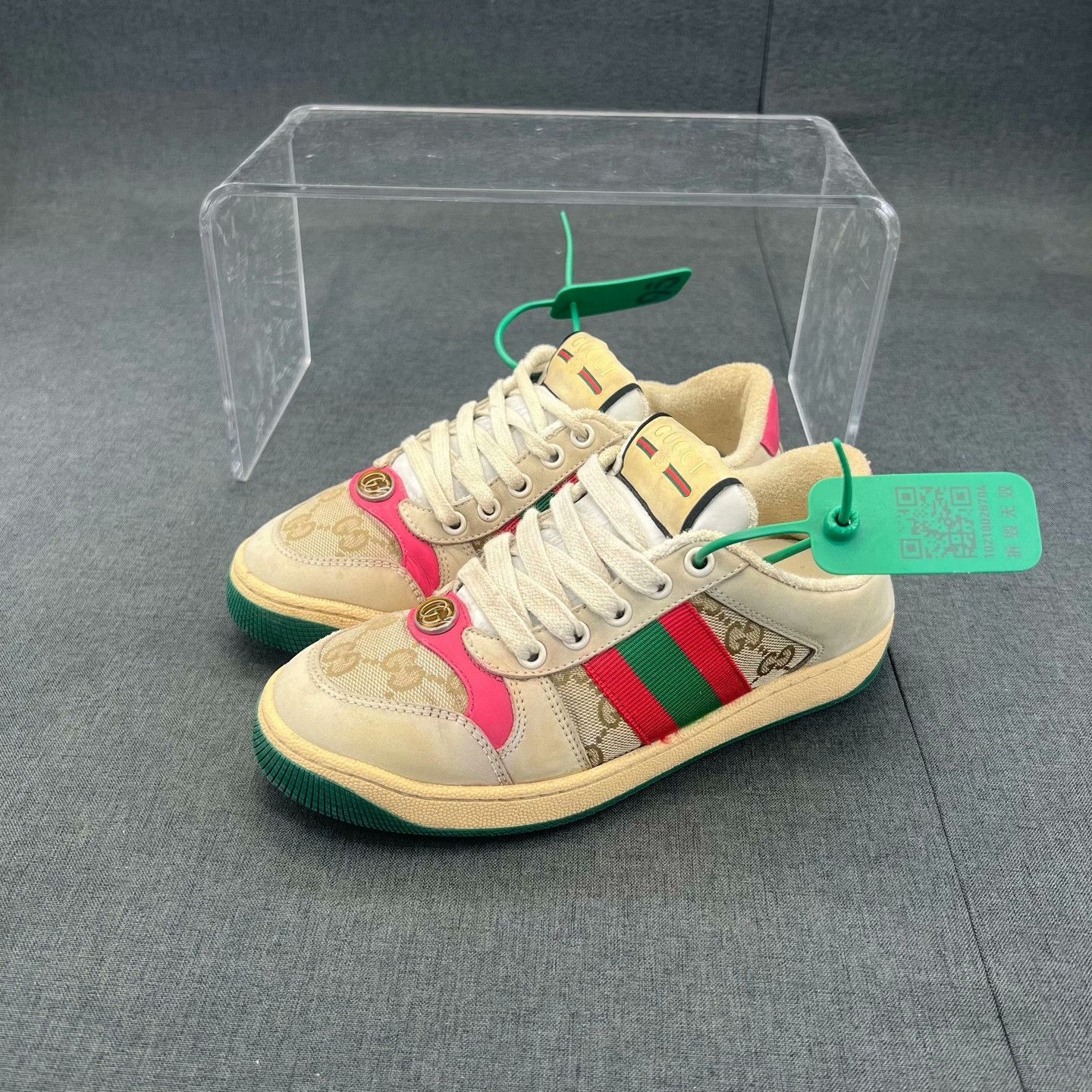 Gucci Gucci Red Lowtop Sneakers 34 Women Size US 4 / IT 34 - 1 Thumbnail