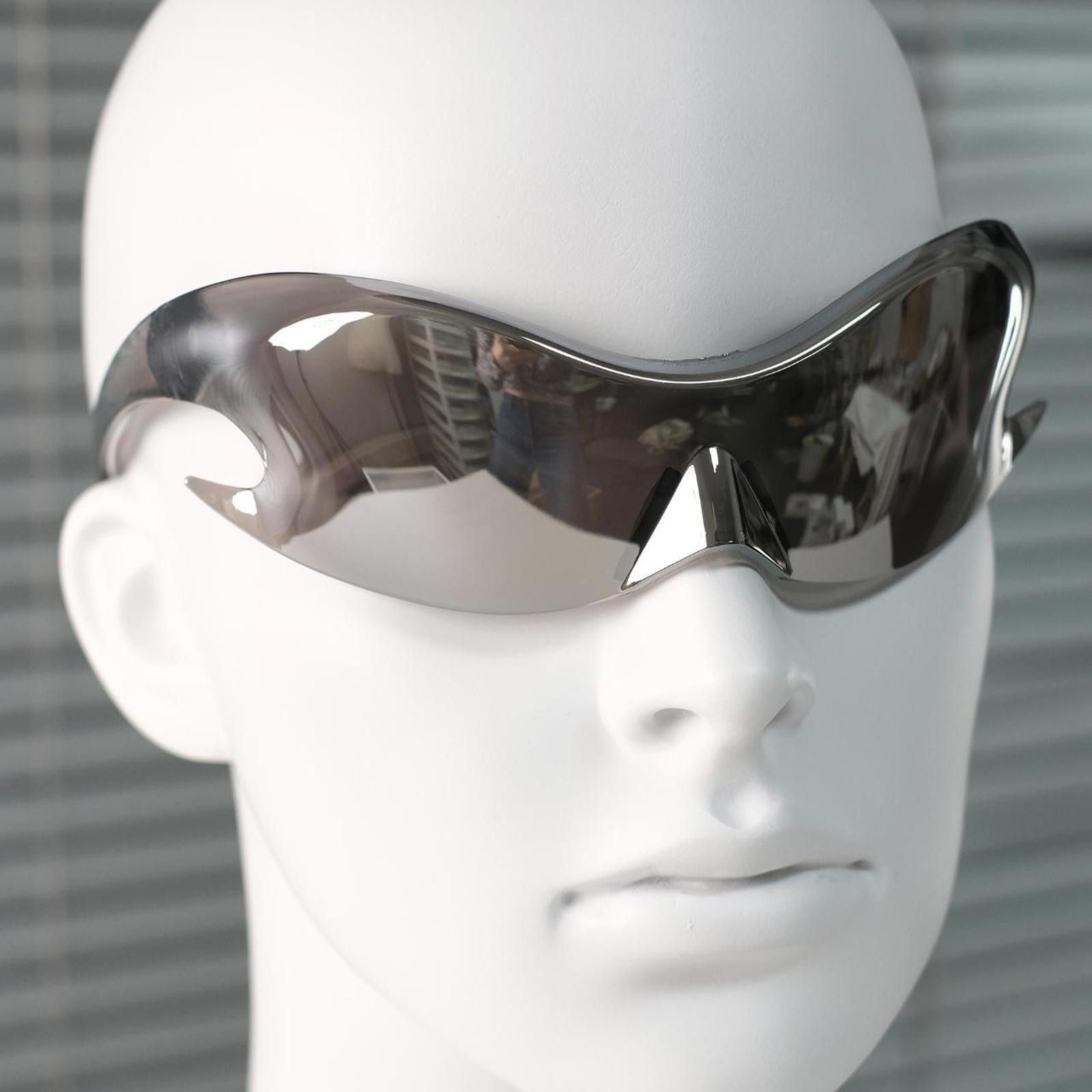 Japanese Brand Y2k Vtg Avant Garde Futuristic Sliver Sunglasses Unisex OS Size ONE SIZE - 5 Thumbnail