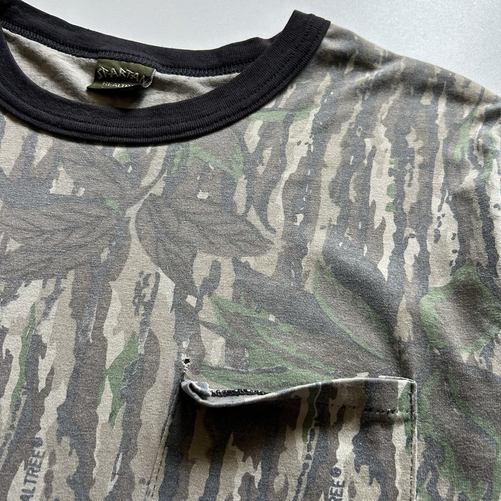 Realtree Vintage 90s Realtree Camo Pocket T Shirt Large Made In USA Size US L / EU 52-54 / 3 - 3 Thumbnail