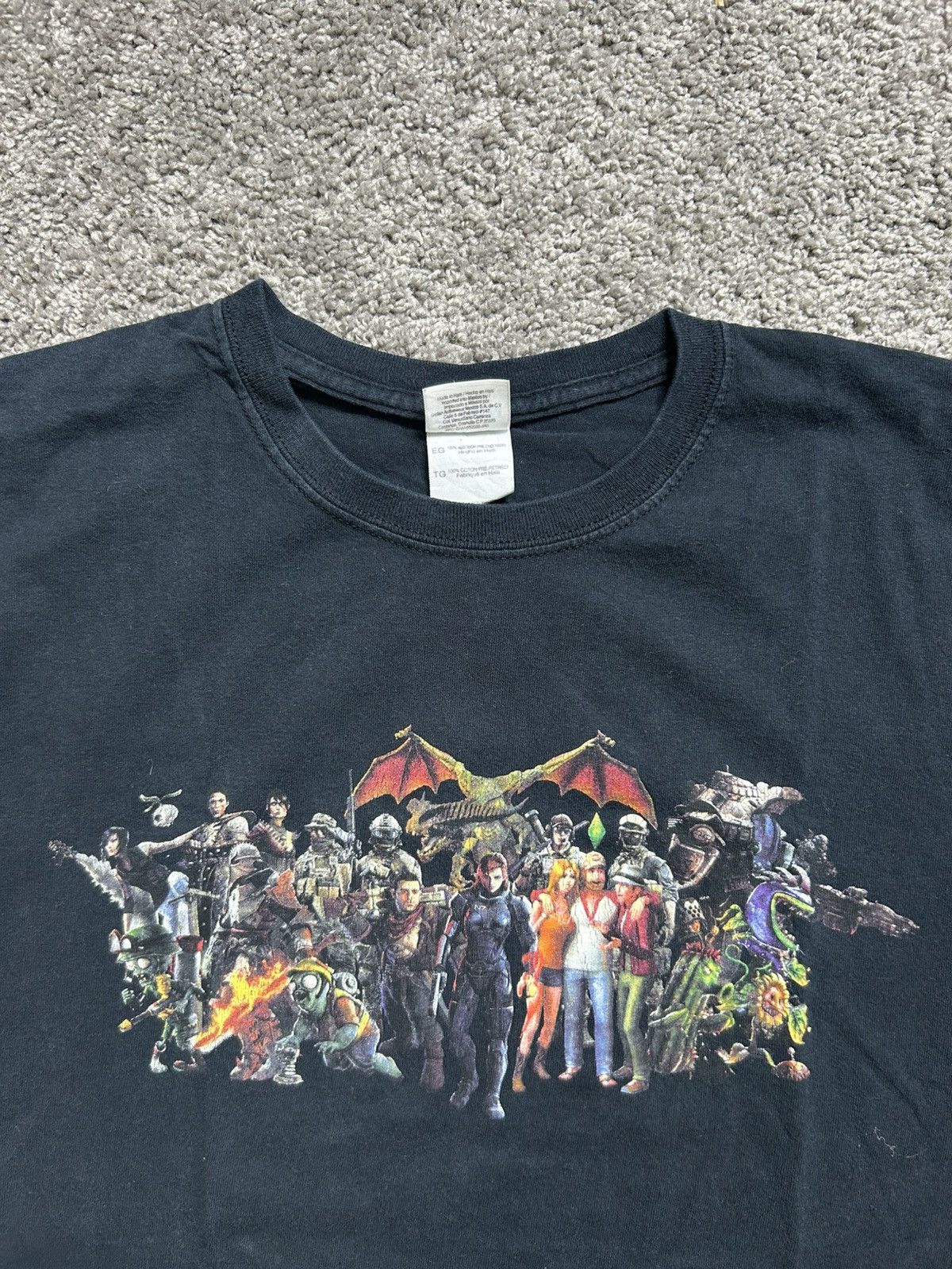 Vintage Vintage Y2K EA Sports All Stars Character Tee Size US XL / EU 56 / 4 - 2 Thumbnail
