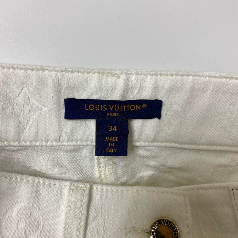 Louis Vuitton LOUIS VUITTON Dark embossed shorts Size US 34 / EU 50 - 6 Thumbnail