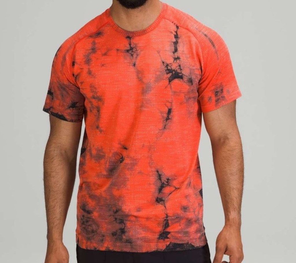 Lululemon LULULEMON METAL VENT SHORT SLEEVE ORANGE BLACK SIZE MEDIUM Size US M / EU 48-50 / 2 - 7 Thumbnail