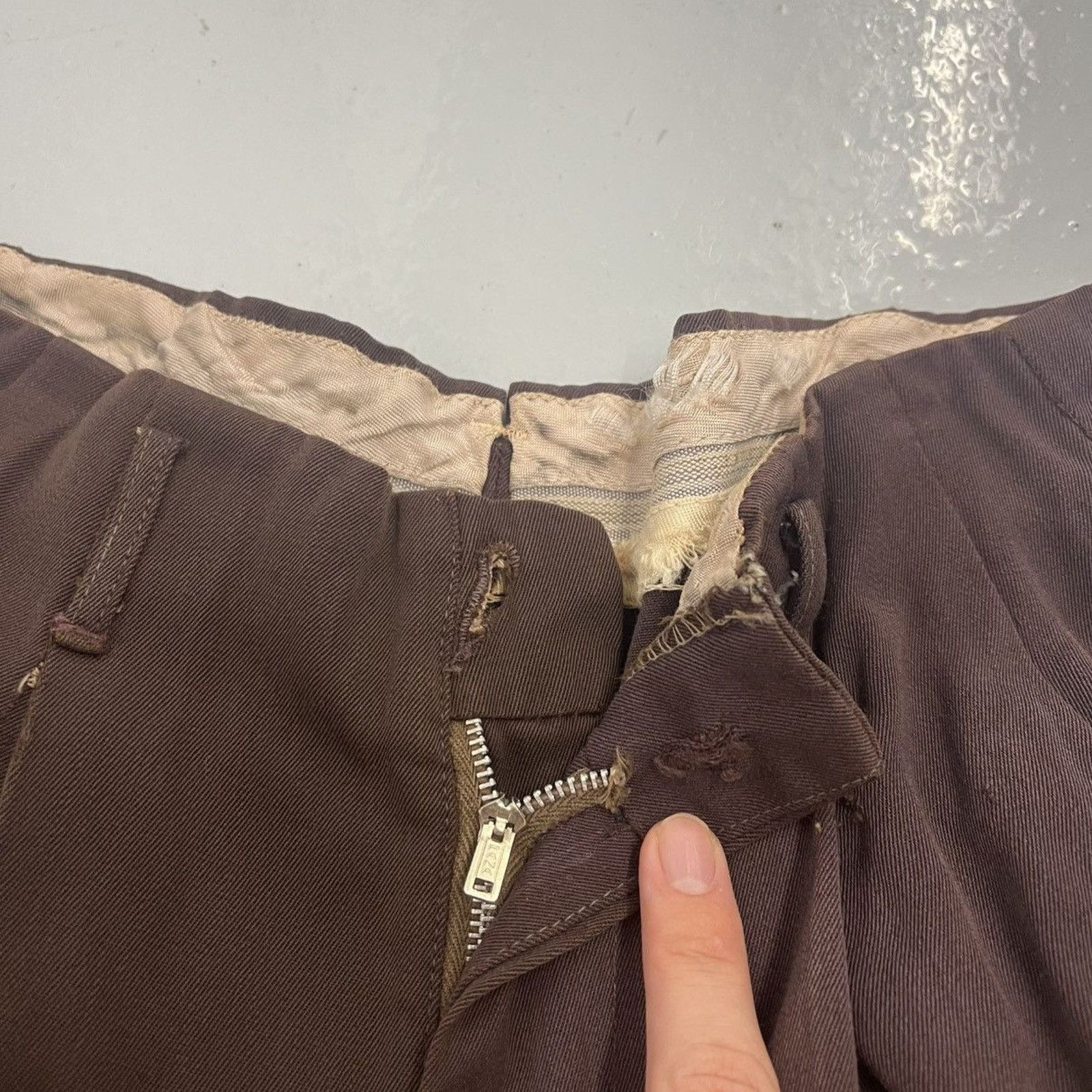 Other Vintage 40s Maroon Rayon Drop Loop Pleated Trousers 25x26 Size 25" / US 0 / IT 36 - 4 Thumbnail