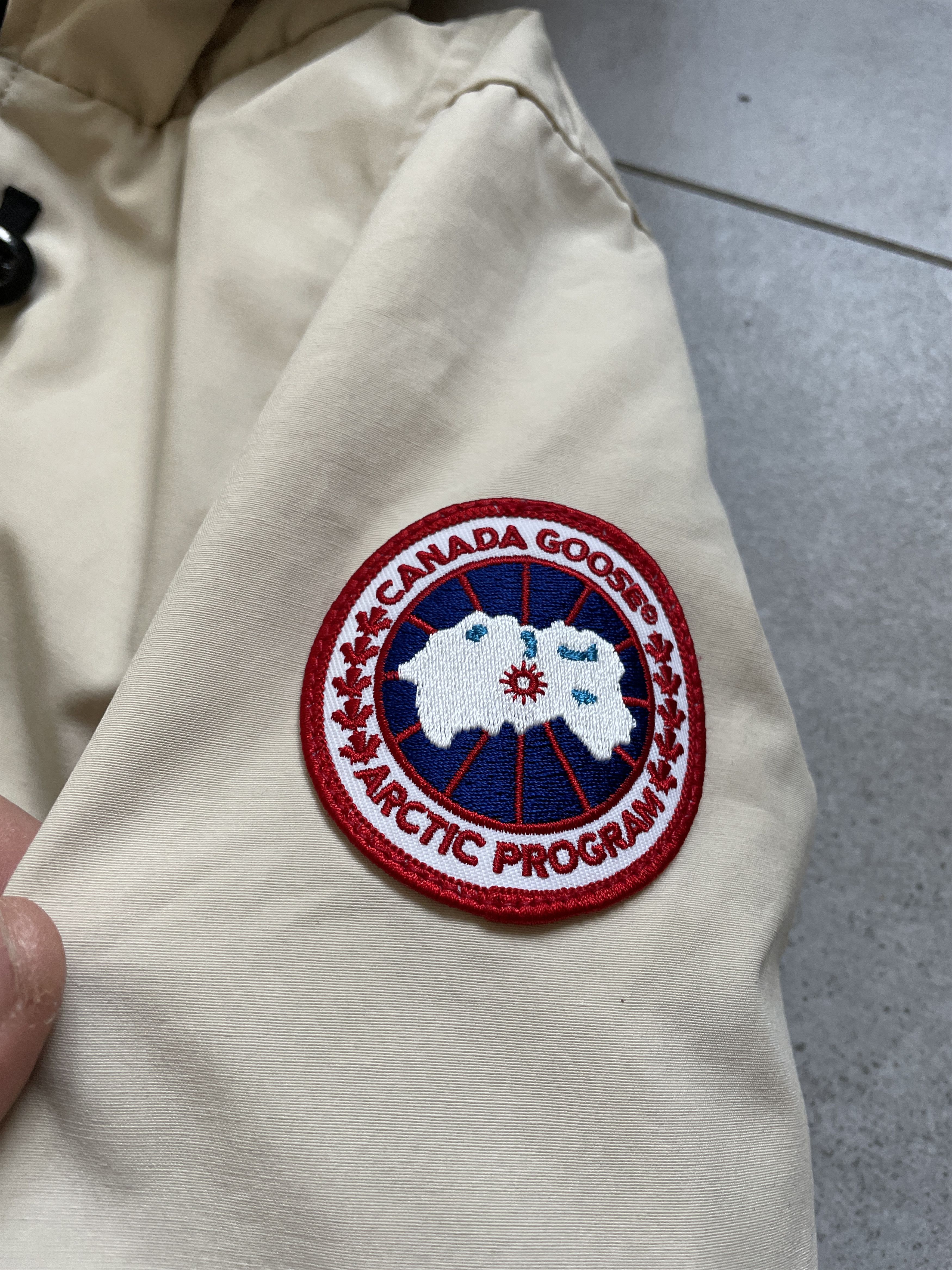 Canada Goose CANADA GOOSE BEIGE KENSINGTON PARKA Size XS / US 0-2 / IT 36-38 - 2 Thumbnail