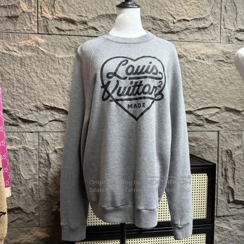 Louis Vuitton Louis Vuitton Gray Knit Sweater for Women . Size M / US 6-8 / IT 42-44 - 1 Thumbnail
