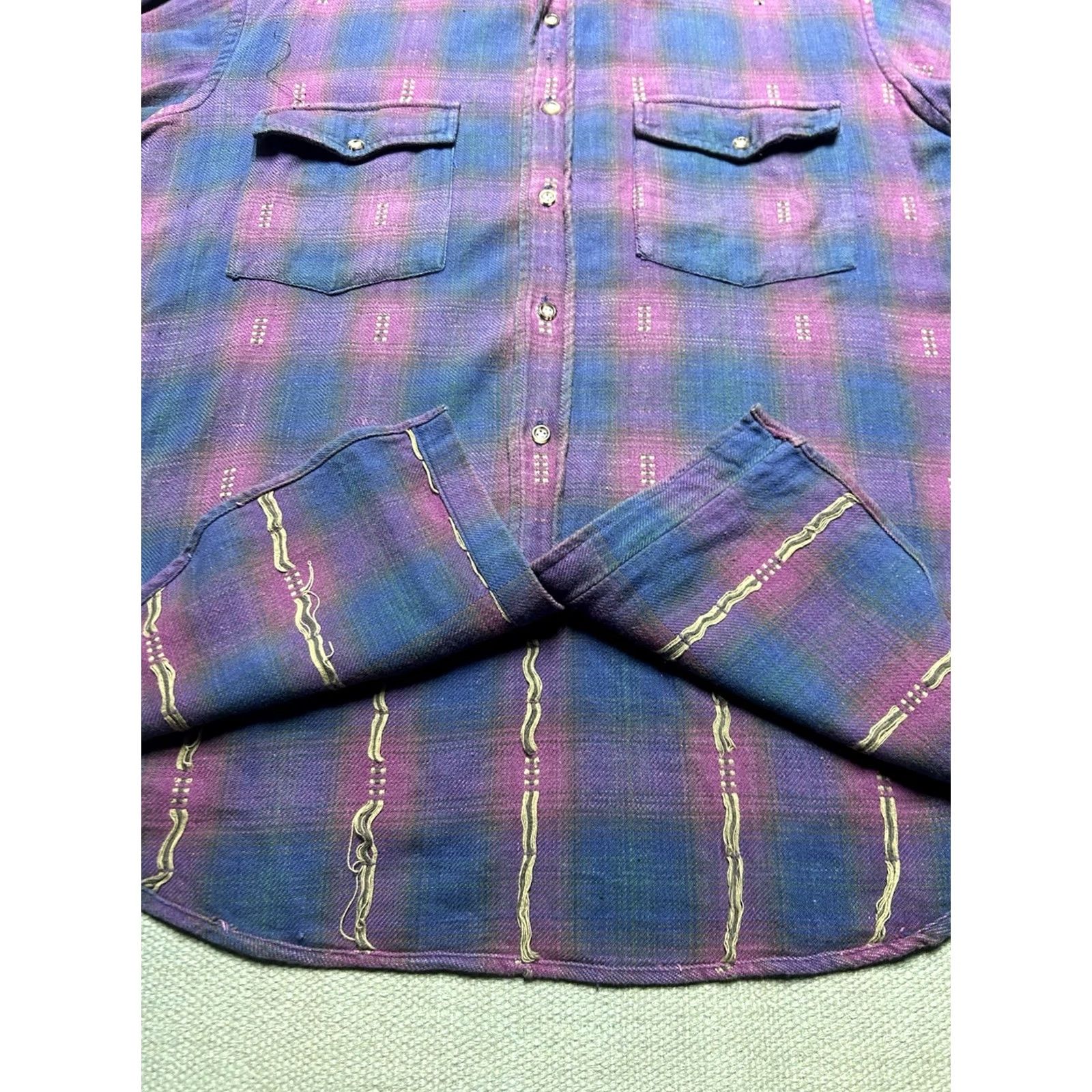 Van Heusen VINTAGE Van Heusen shirt Flannel Plaid Cotton Shadow Men’s Large Size US L / EU 52-54 / 3 - 3 Thumbnail
