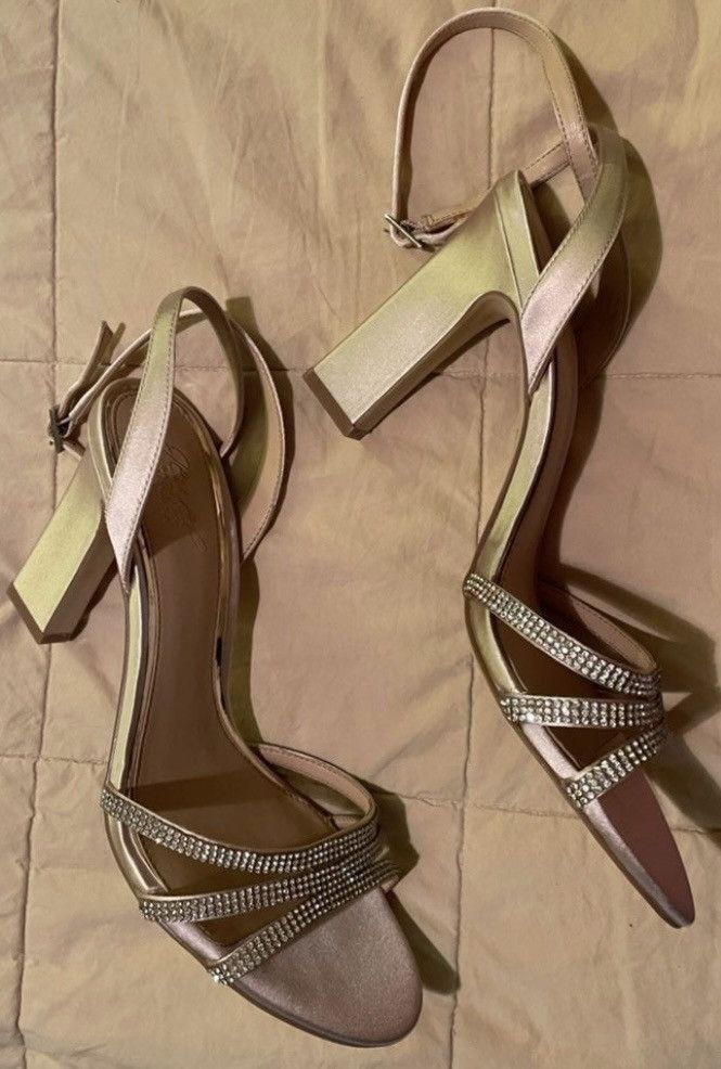 Badgley Mischka Badgley Mischka Jewel Sparkle Embellished Champagne Sandal Size US 8.5 / IT 38.5 - 6 Thumbnail