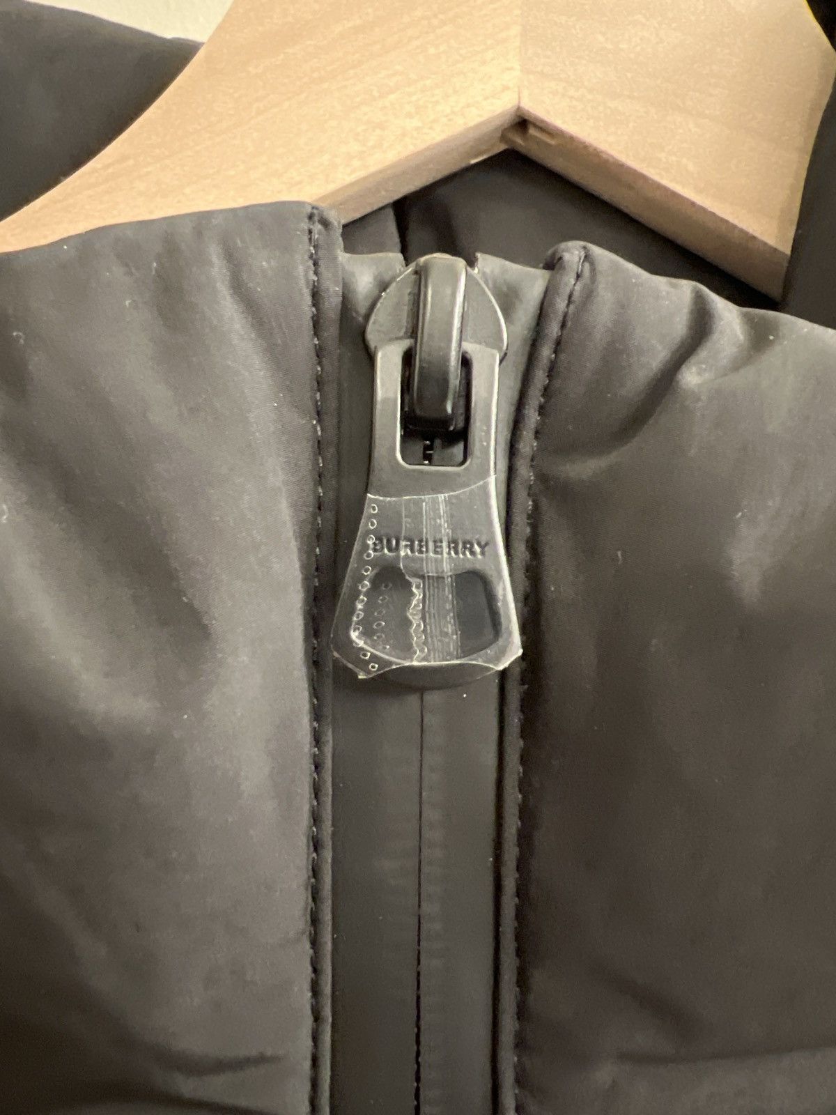 Burberry Black Puffer Jacket size Large