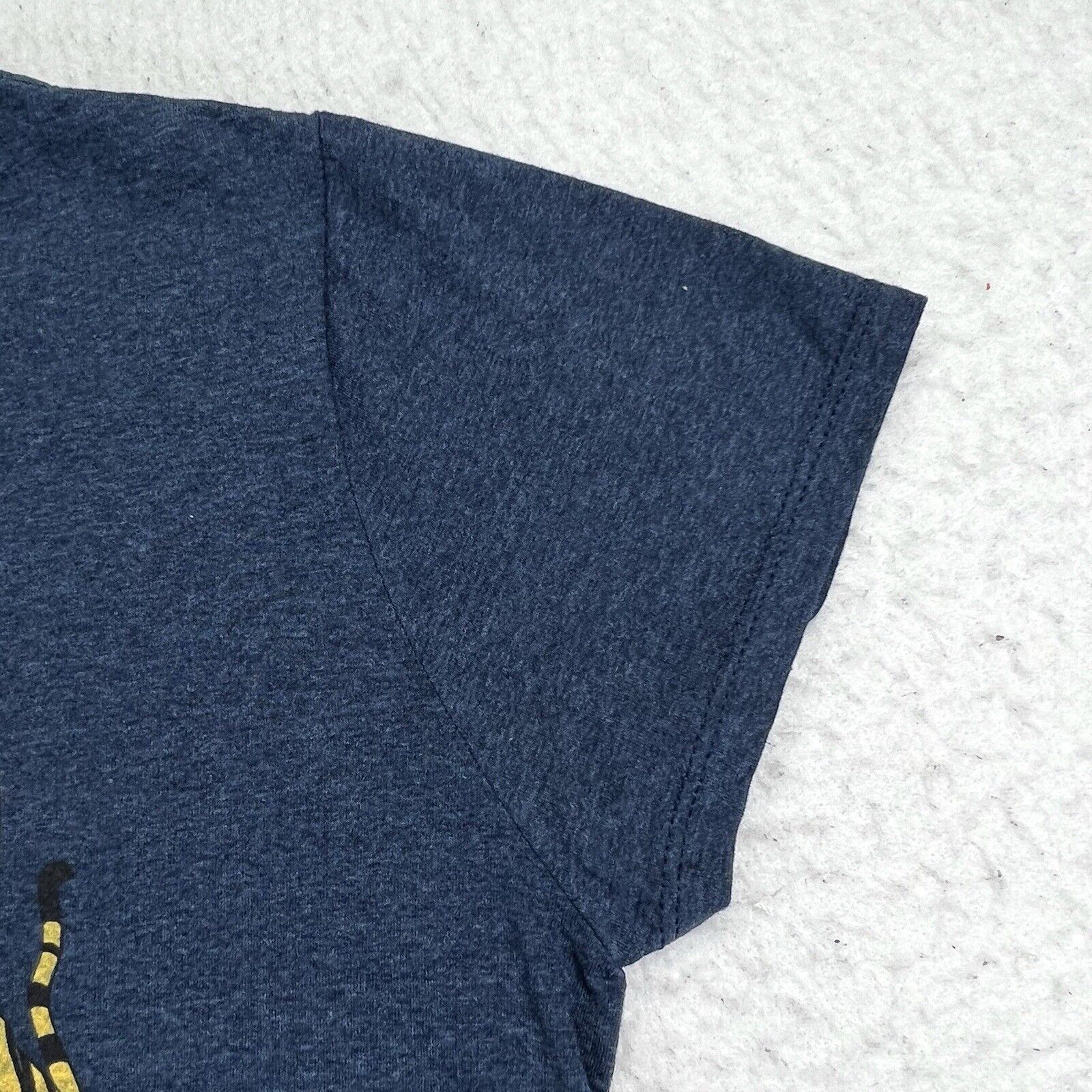 Disney Disney Aladdin Blue Genie Graphic T Shirt Size XL / US 12-14 / IT 48-50 - 4 Thumbnail