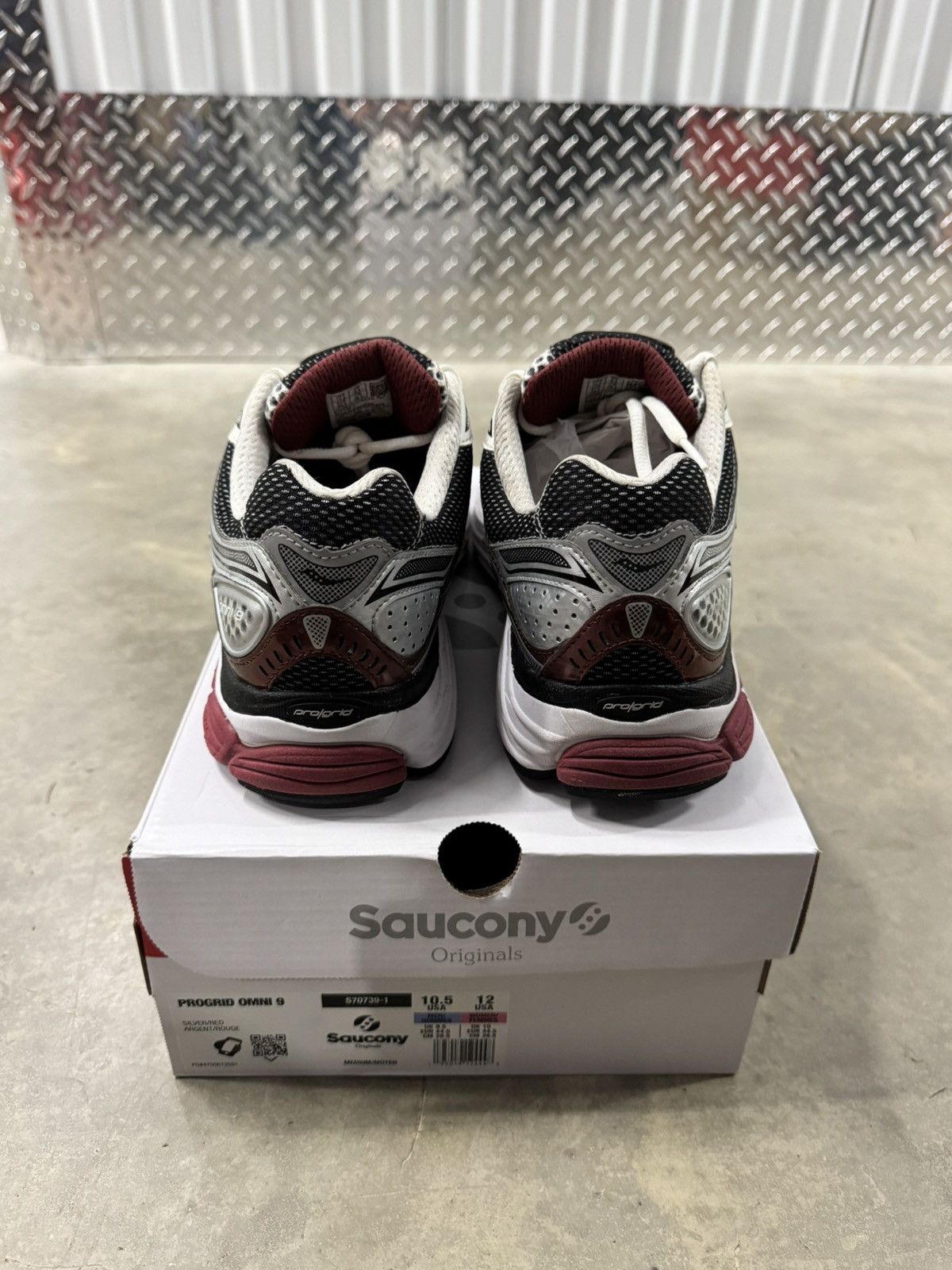 Saucony Saucony Progrid Omni 9 White Grey Red Size 10.5 Size US 10.5 / EU 43-44 - 5 Thumbnail