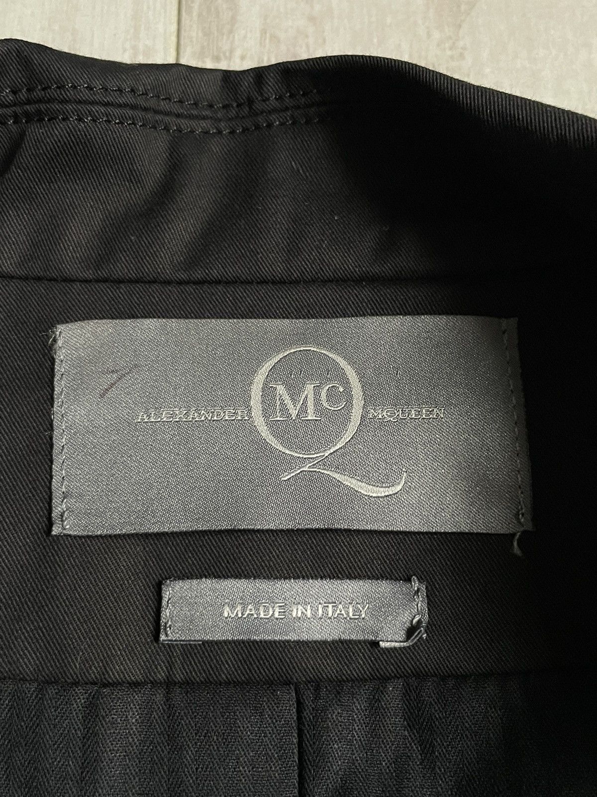 Alexander McQueen Alexander McQueen Blazer Black Luxury Distressed Fabric RARE Size M / US 6-8 / IT 42-44 - 8 Thumbnail