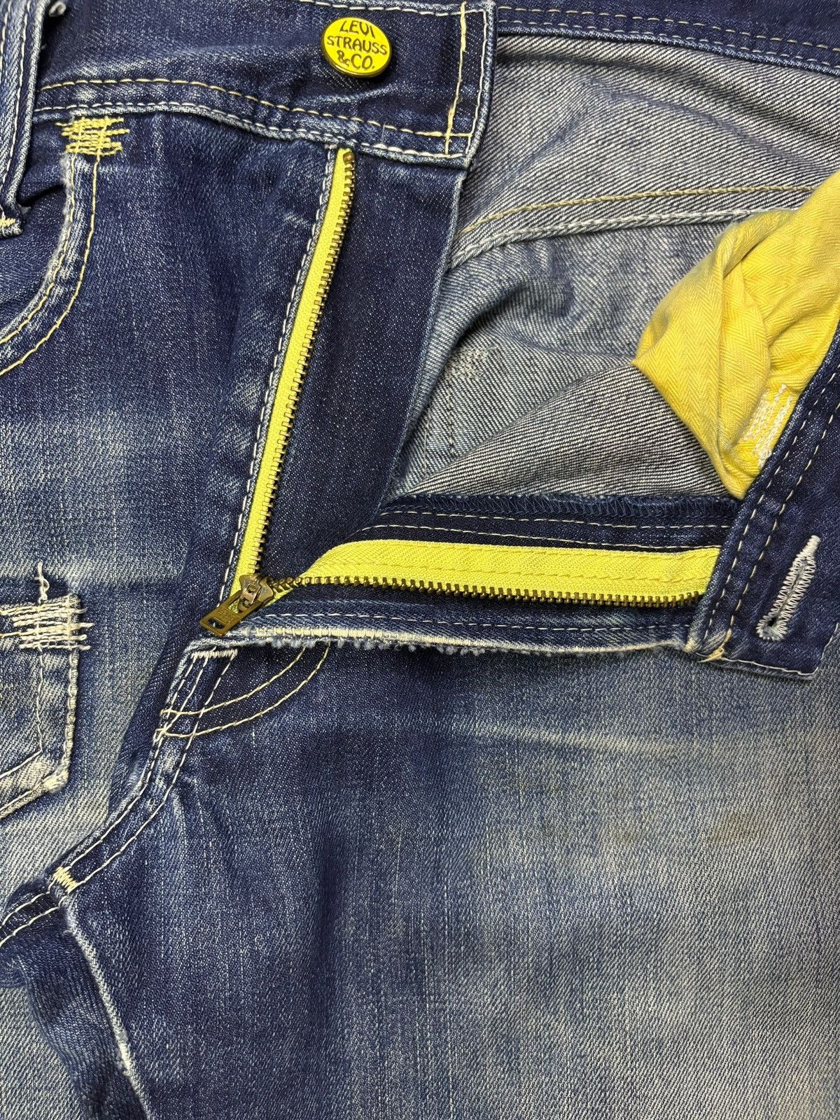 LVC × Levi's × Levi's Vintage Clothing Vintage 90s Levis 503 Mud Distressed Ripped Loose Baggy Jean Size US 33 - 9 Thumbnail