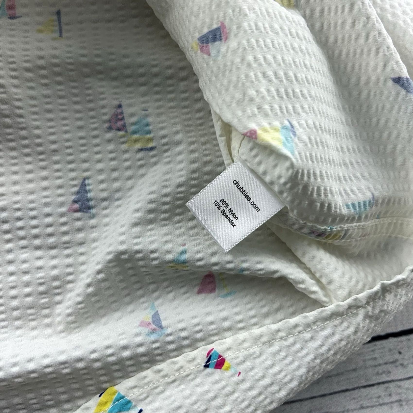 Chubbies Chubbies Seersucker Sailboat Short Sleeve Button Front Shirt Men's XL Ivory White Sailboat Nautical Shirt XL Mens Size US XL / EU 56 / 4 - 5 Thumbnail