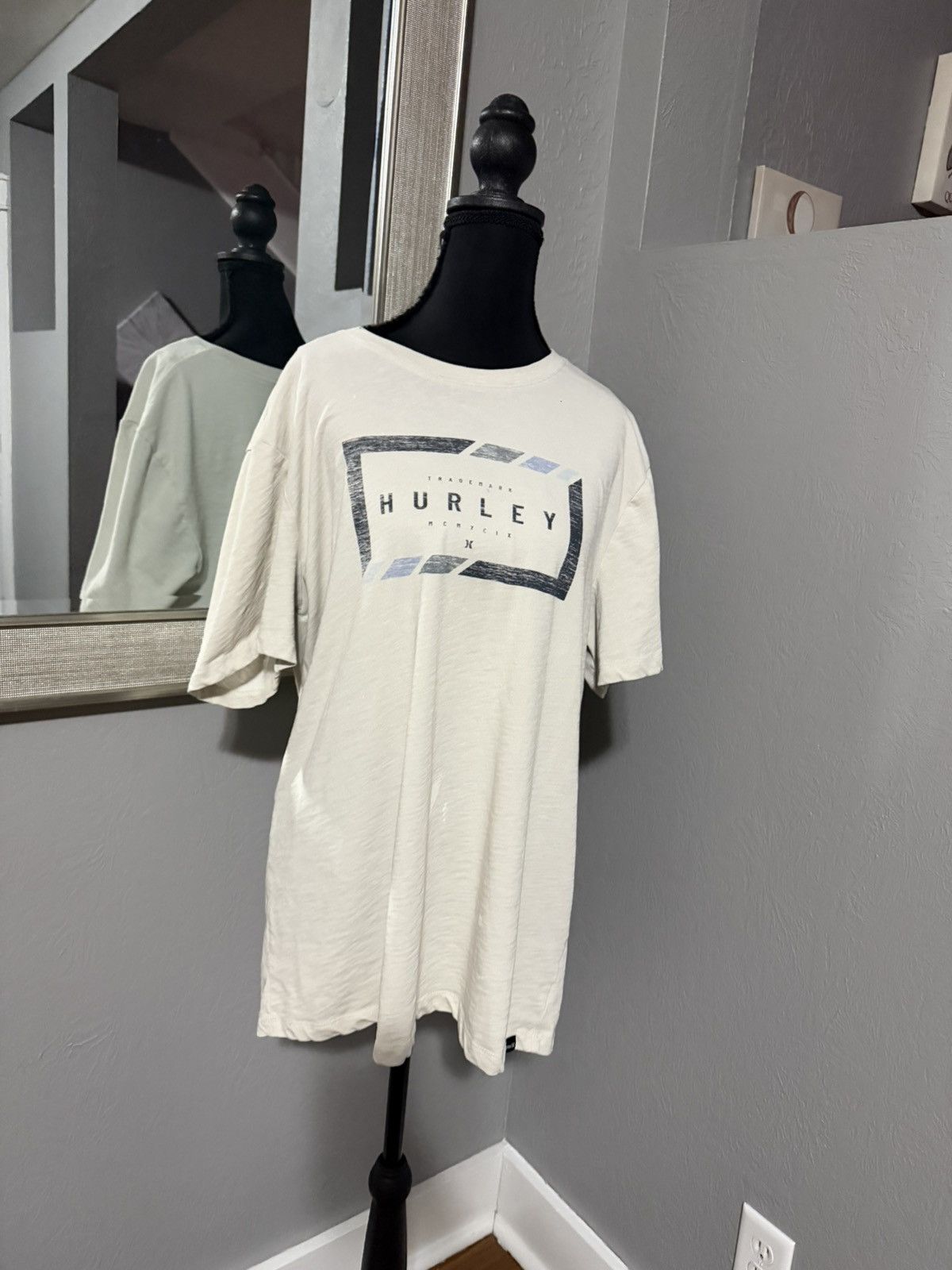 Buckle Black Buckle 4 Shirt Bundle Size XL. 2 Hurley, 1 Oakley, & 1 Veece Size US XL / EU 56 / 4 - 12 Thumbnail