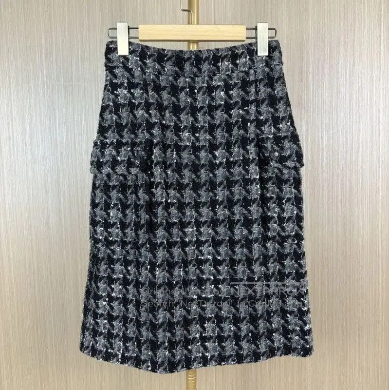 Chanel Chanel Colorblock Wool Midi Skirt . Size 26" / US 2 / IT 38 - 2 Thumbnail