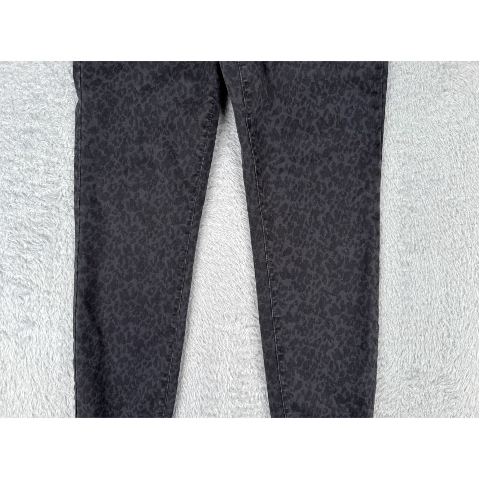 Buffalo David Bitton VINTAGE Buffalo Denim Jeans Women's Medium Tapered Skinny Animal Print 90s Gray Size 28" / US 6 / IT 42 - 3 Thumbnail