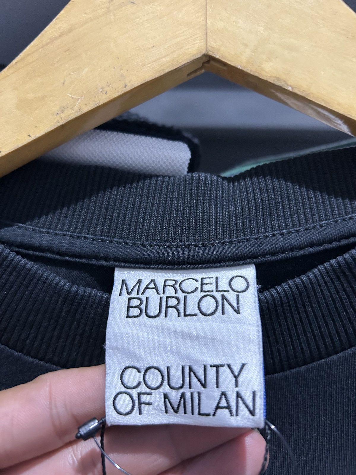 Marcelo Burlon Marcelo Burlon County. OF Milan Size US XL / EU 56 / 4 - 4 Thumbnail