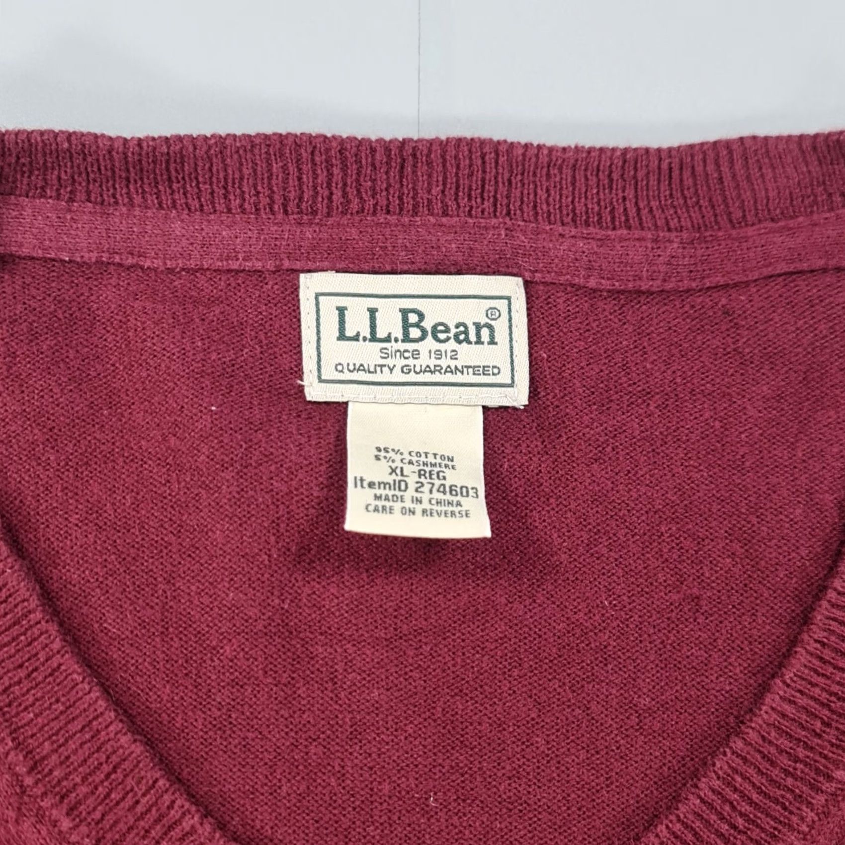 Vintage LL Bean Mens Jumper Burgundy Red XL Cotton Cashmere V-Neck Knitted Pullover Men’s Pullover Shirts Jumper Red XL Mens Size US XL / EU 56 / 4 - 3 Thumbnail