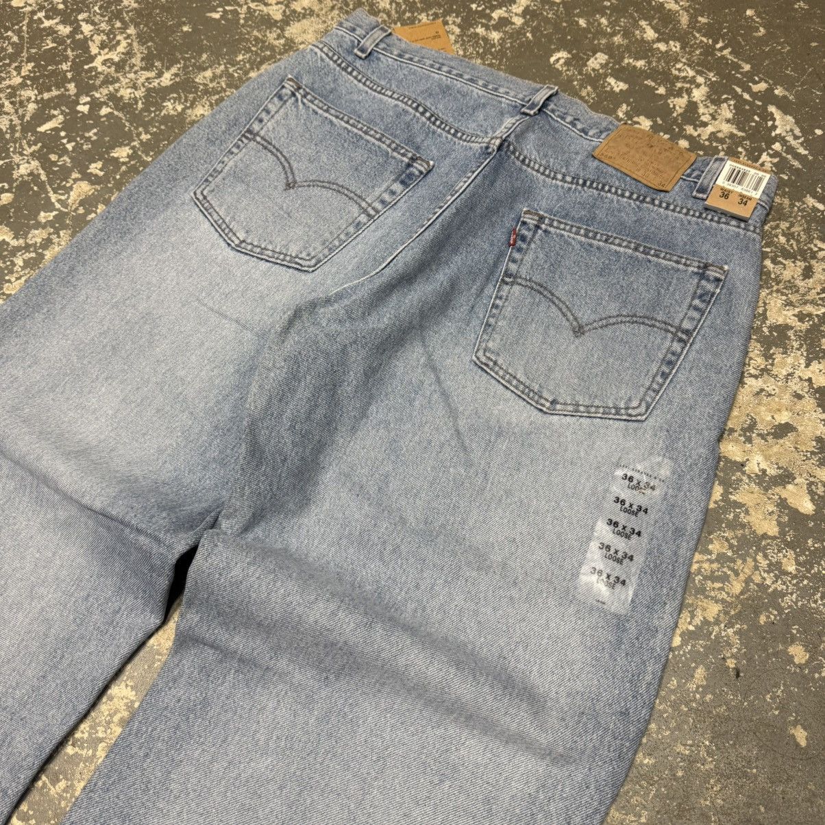 Levi's Vintage Levi’s 569 Loose Baggy Blue Light Wash Denim Jeans Size US 37 - 11 Thumbnail