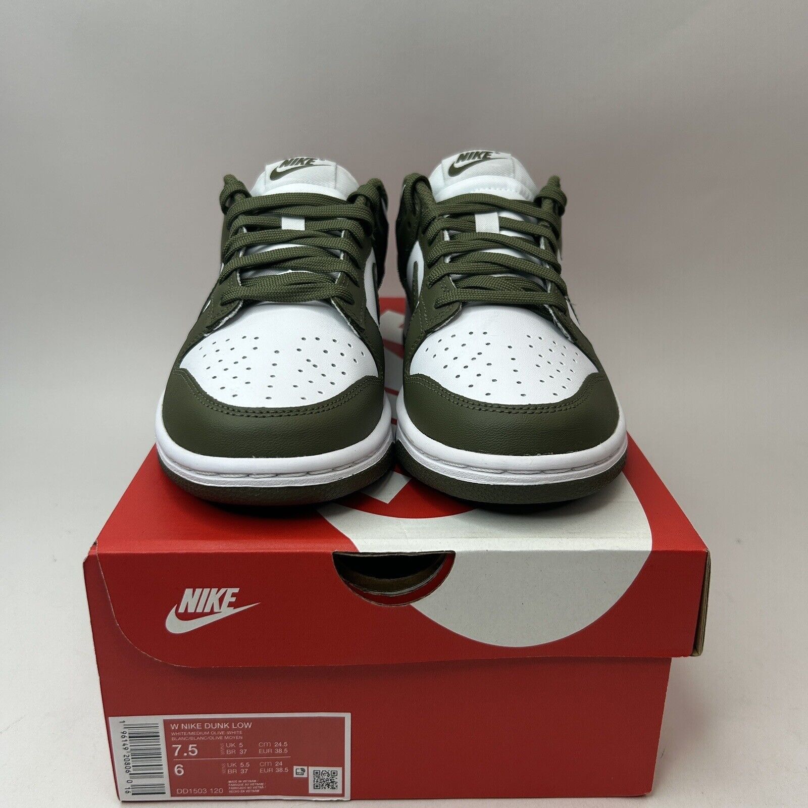 Nike Nike Dunk Low WMNS “Medium Olive” 2023 Size US 7.5 / IT 37.5 - 2 Thumbnail
