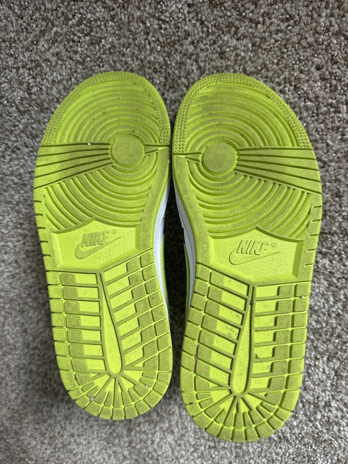 Nike Air Jordan 1 Mid “White Lime”, Size 7W-5.5M Size US 7 / IT 37 - 5 Thumbnail
