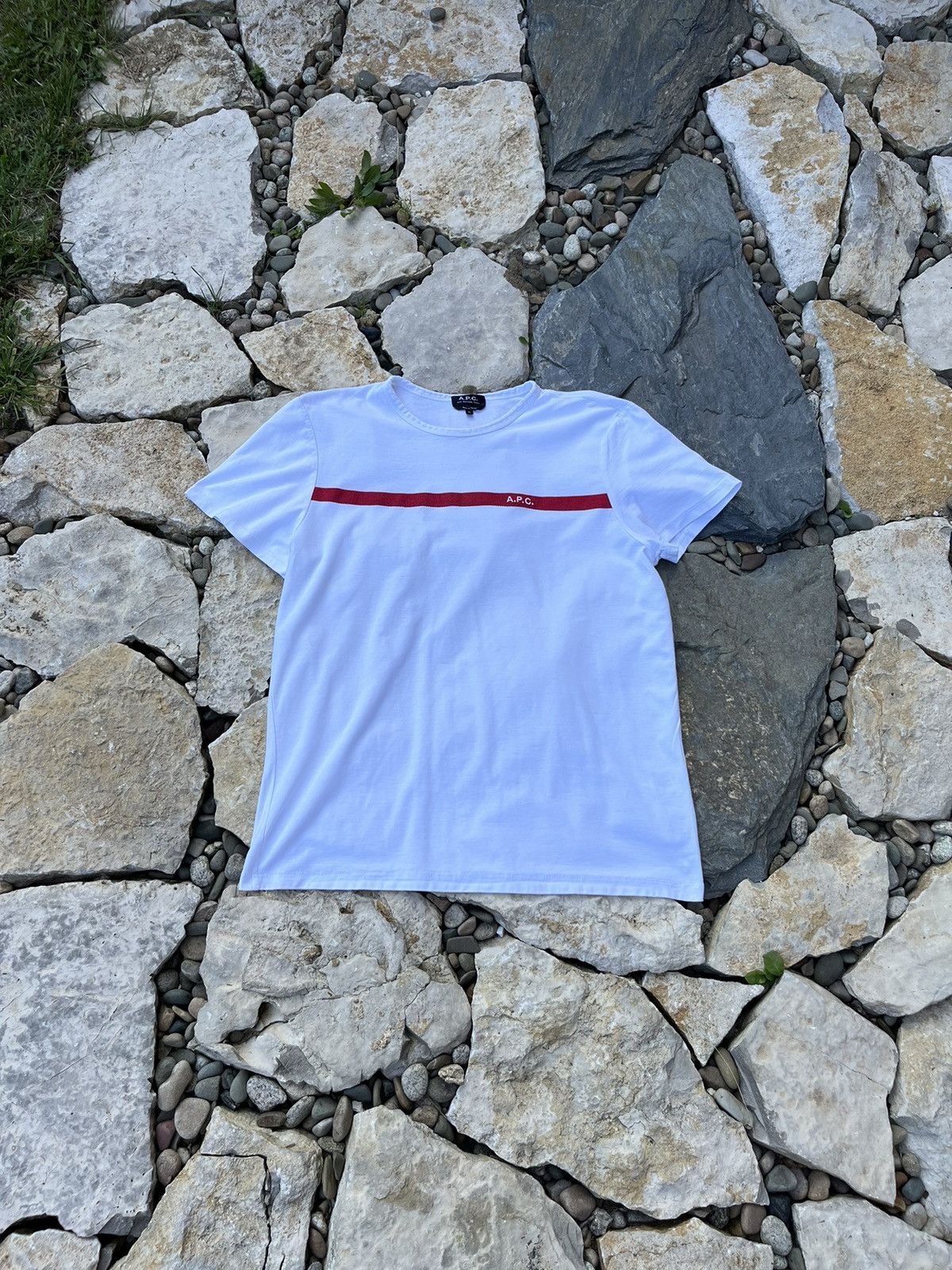 A.P.C. × Designer A.P.C. Rue Madame Paris one red stripe logo tee t-shirt Size US XL / EU 56 / 4 - 1 Thumbnail