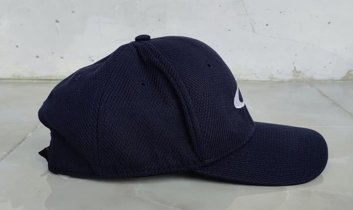 Oakley 2000s Oakley Software Iconic Logo Mesh Velcro Cap Hat Size ONE SIZE - 4 Thumbnail