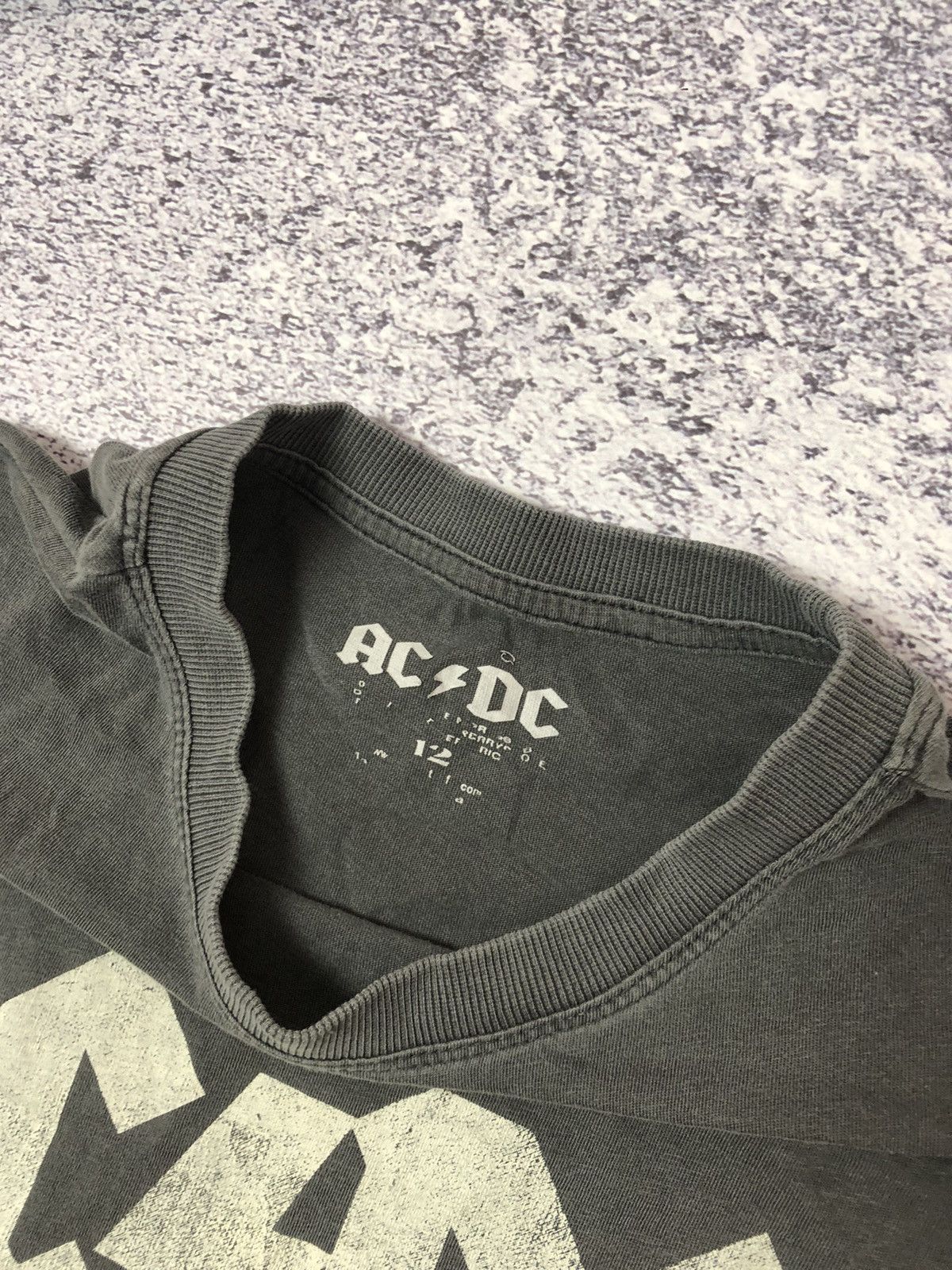 AC/DC T-shirt AC/DS 1979 vintage y2k rock merch usa casual music Size US M / EU 48-50 / 2 - 5 Thumbnail