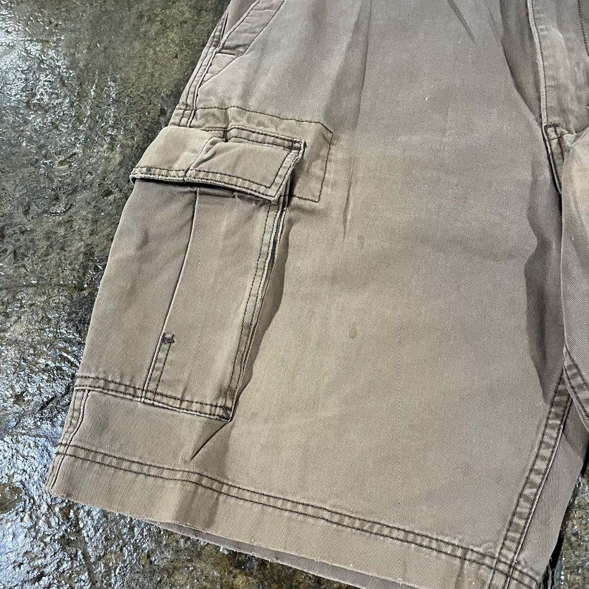 Levi's × Vintage Crazy Y2K Levi's Cargo Shorts Baggy Skater Utility Essential Size US 36 / EU 52 - 8 Thumbnail