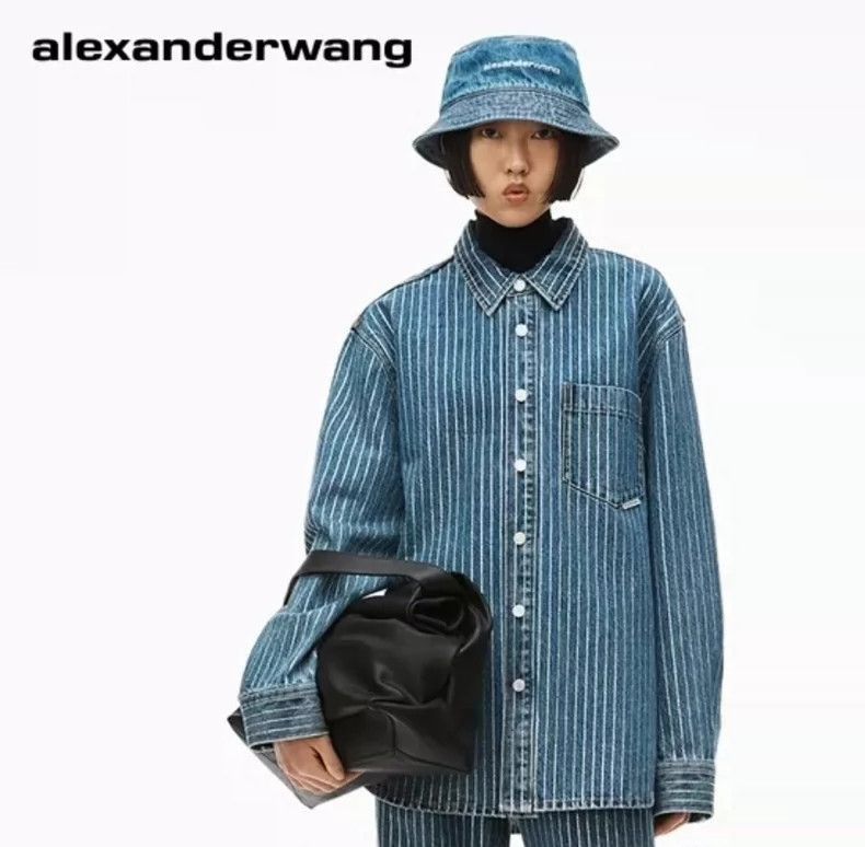 Alexander Wang Alexander Wang Denim Jacket with Diamonds- Size XS / US 0-2 / IT 36-38 - 1 Thumbnail