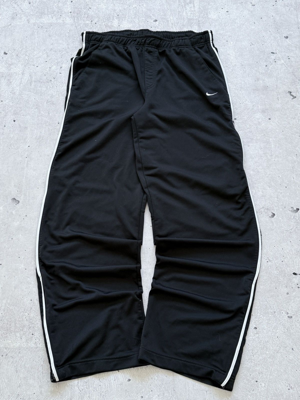 Nike Vintage 00s Nike Baggy Sweatpants Y2K Size US 34 / EU 50 - 1 Thumbnail
