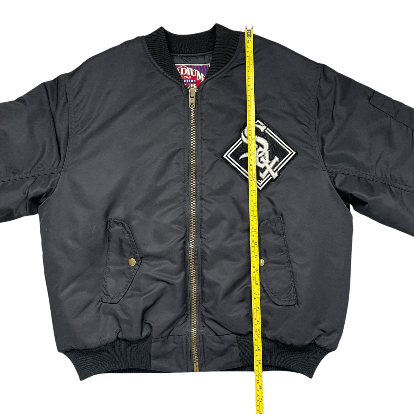 MLB RARE VTG 90s CHICAGO WHITE SOX BOMBER PUFFER SATIN JACKET L Size US L / EU 52-54 / 3 - 12 Thumbnail