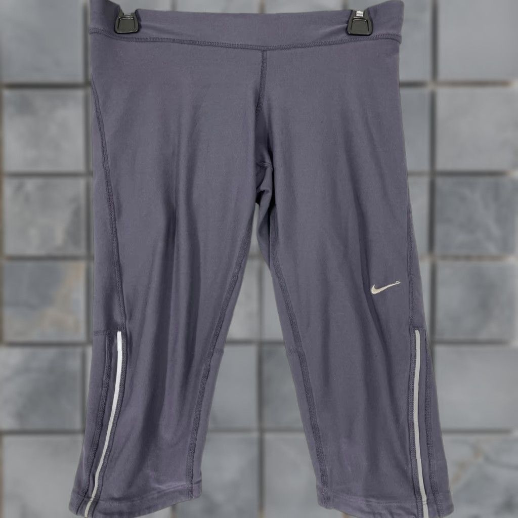 Nike Nike Pants Capri M Purplish Gray Dri Fit Pocket Athleisure Gym Retro Women Regular Size M Pants Size 32" / US 10 / IT 46 - 1 Thumbnail