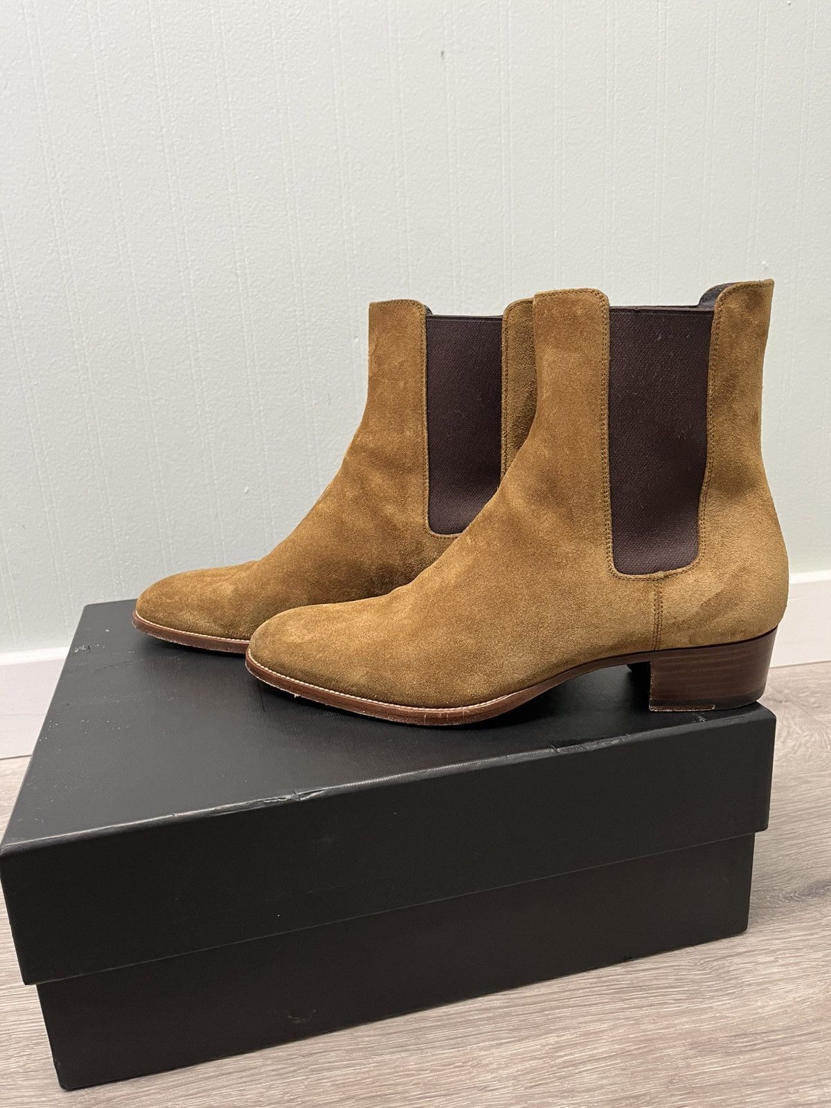 Saint Laurent Paris Wyatt 40 Chelsea boot. Size 41 Size US 8 / EU 41 - 6 Thumbnail