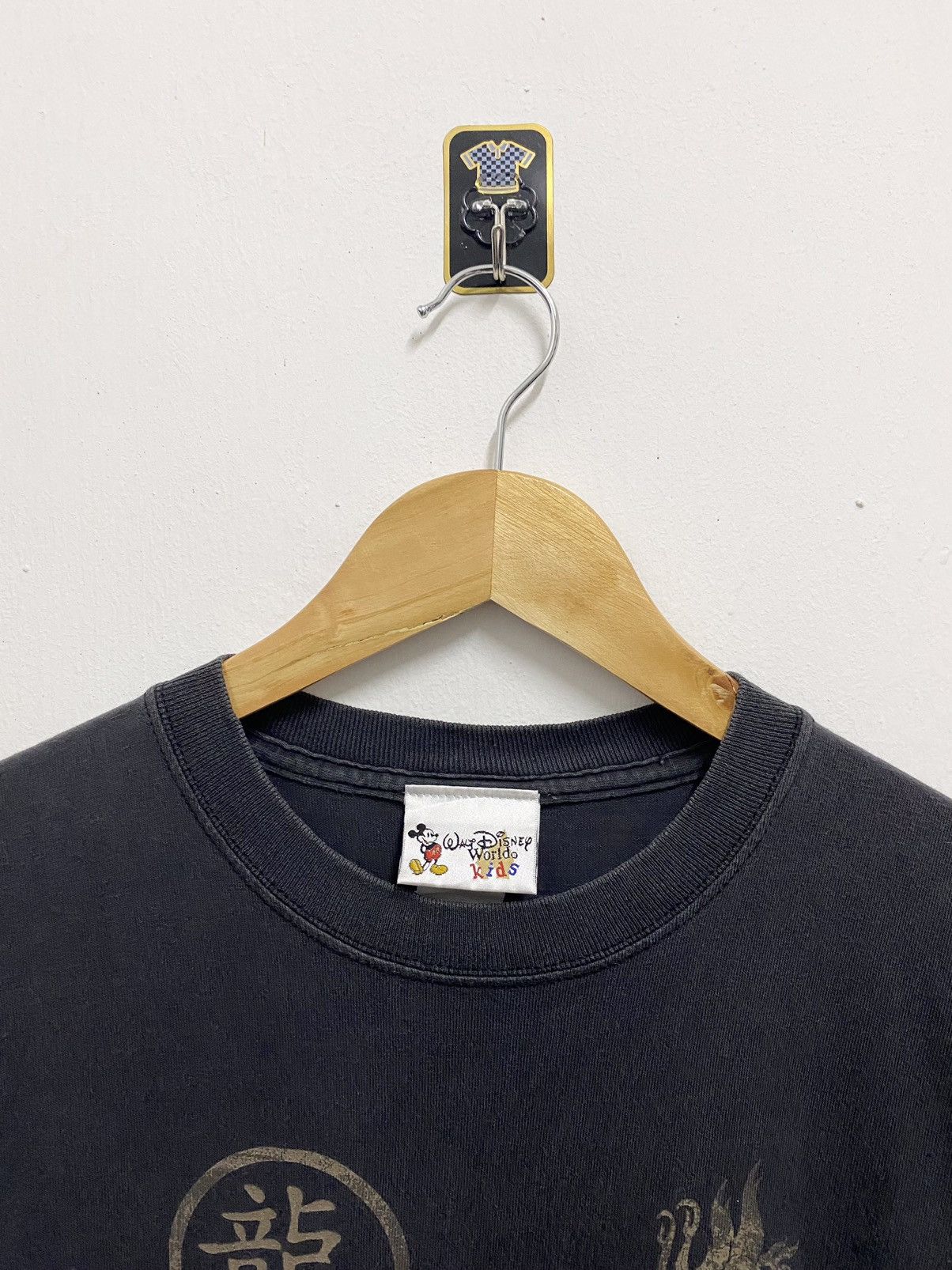 Disney × Mickey Mouse × Vintage 2000's Mickey Mouse Disneyland - Katate Kid T-Shirt Size US M / EU 48-50 / 2 - 7 Thumbnail