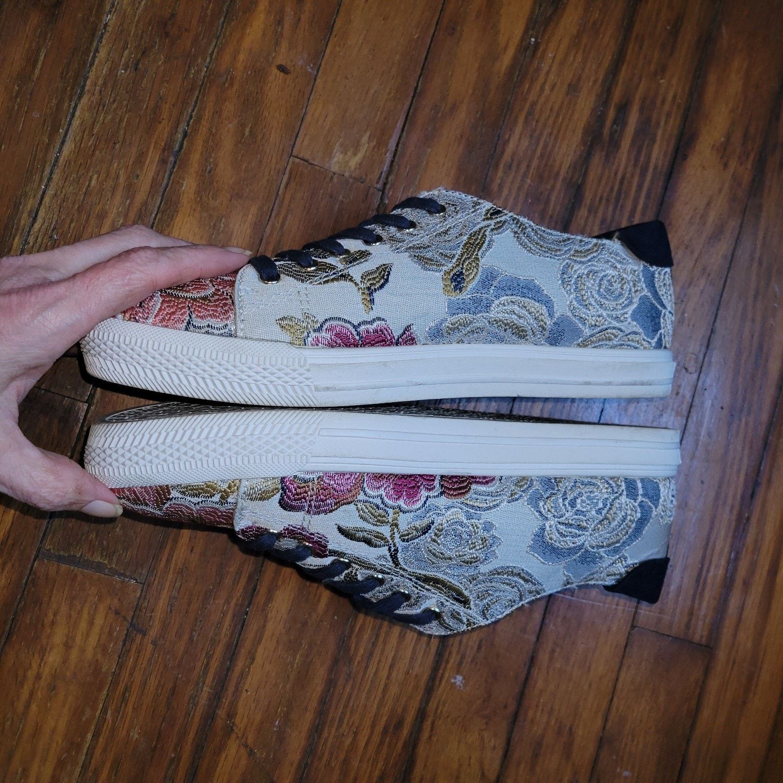 Nine West Nine West Women's Floral Tapestry Platform Sneakers 9.5 Size US 9.5 / IT 39.5 - 3 Thumbnail