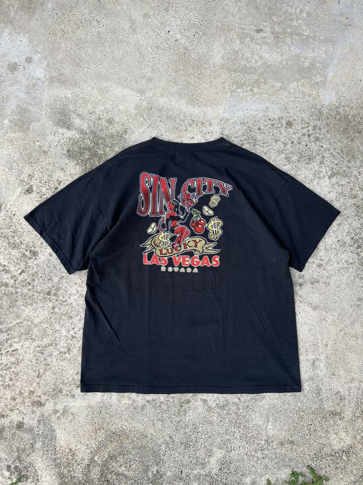 Vintage Vintage 2000's Sin City Las Vegas XL Tees Size US XL / EU 56 / 4 - 1 Thumbnail