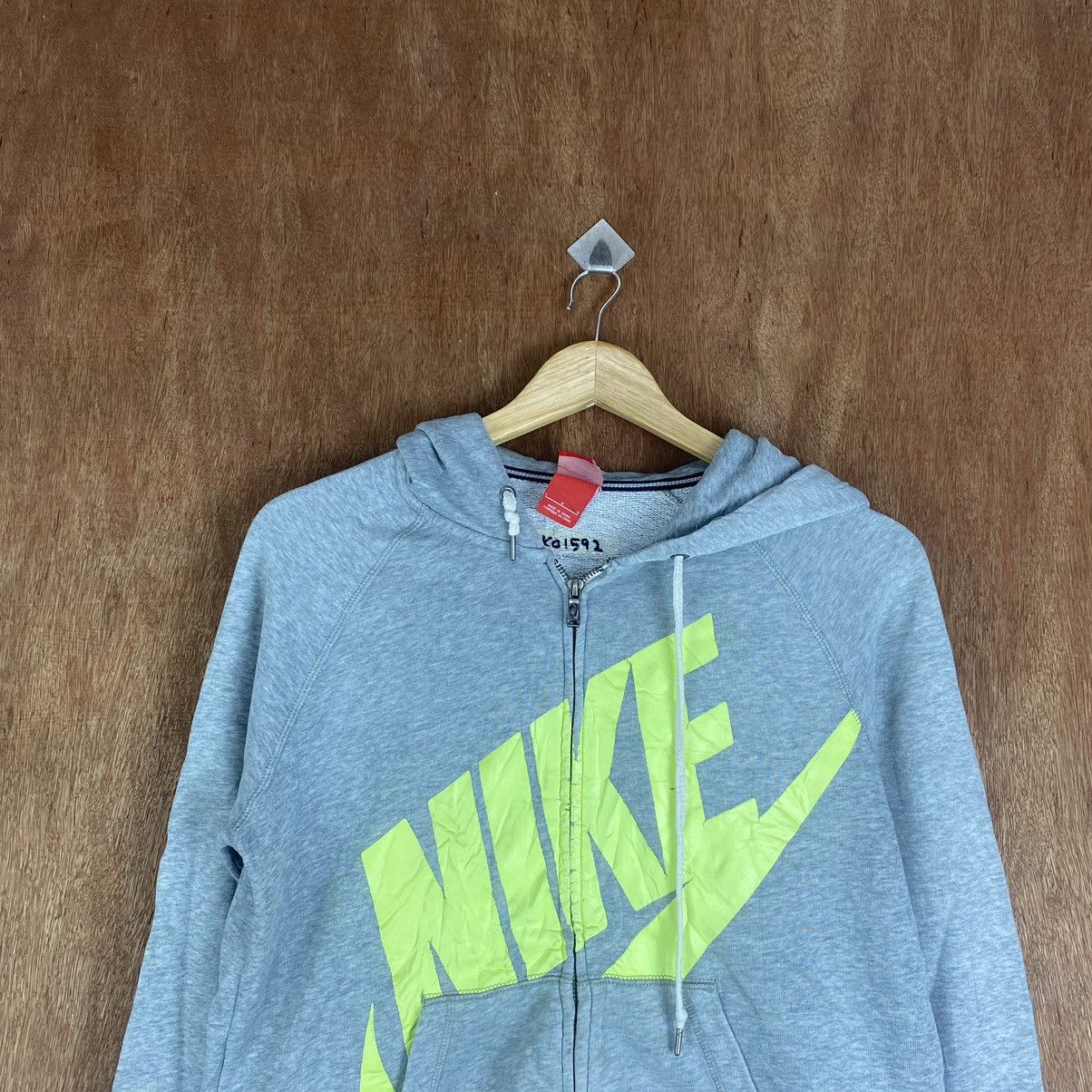 Nike × Vintage Nike Big Logo Front Sweatshirt Hoodie #K01592 Size US M / EU 48-50 / 2 - 2 Thumbnail