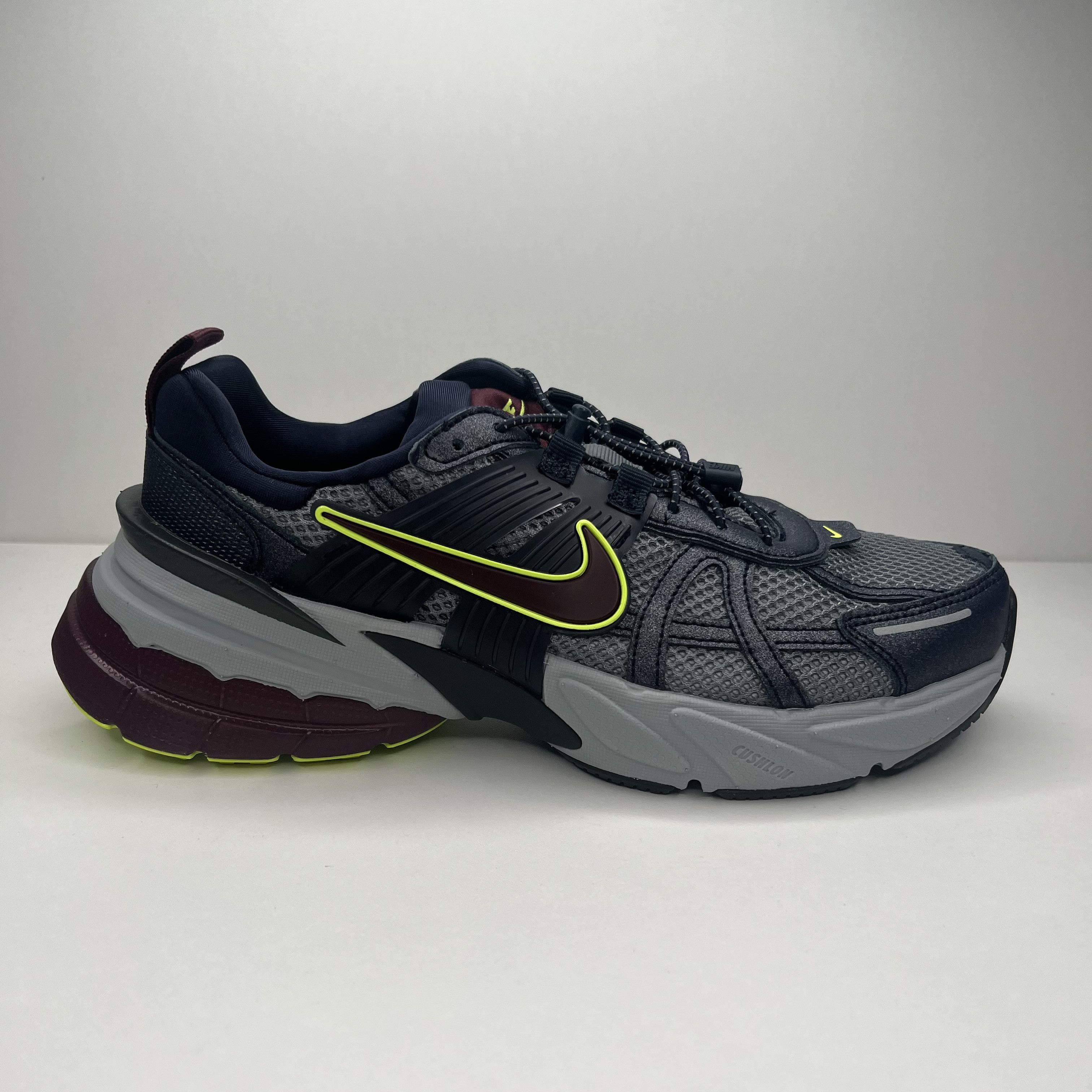 Nike Nike V2K Run Luminous Sneakers EU 39 Size US 8 / IT 38 - 1 Thumbnail