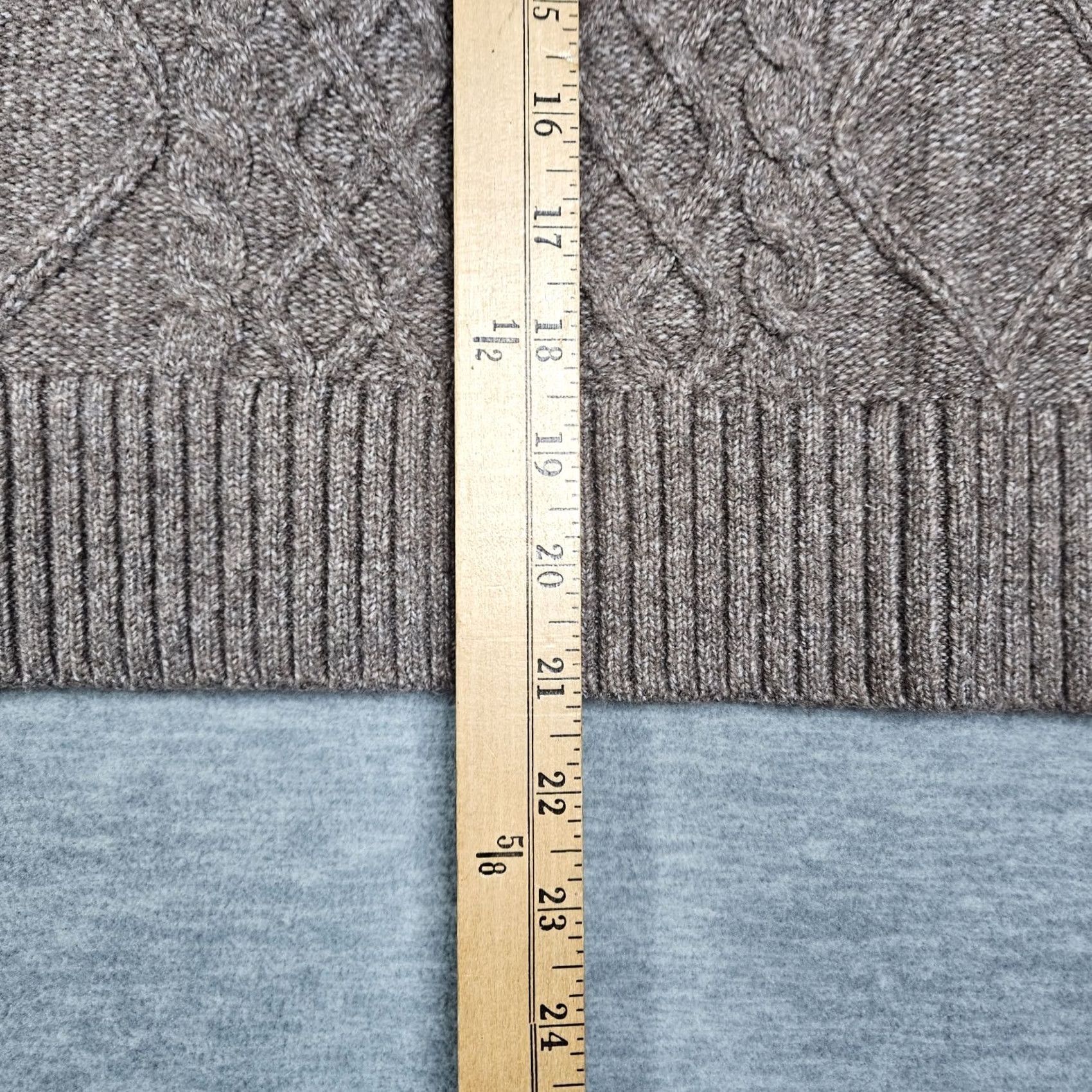 Old Navy Old Navy Brown V-Neck Cable Vest Sweater Size L Womens Sleeveless Knit All Seasons Final Sale New Size L / US 10 / IT 46 - 4 Thumbnail
